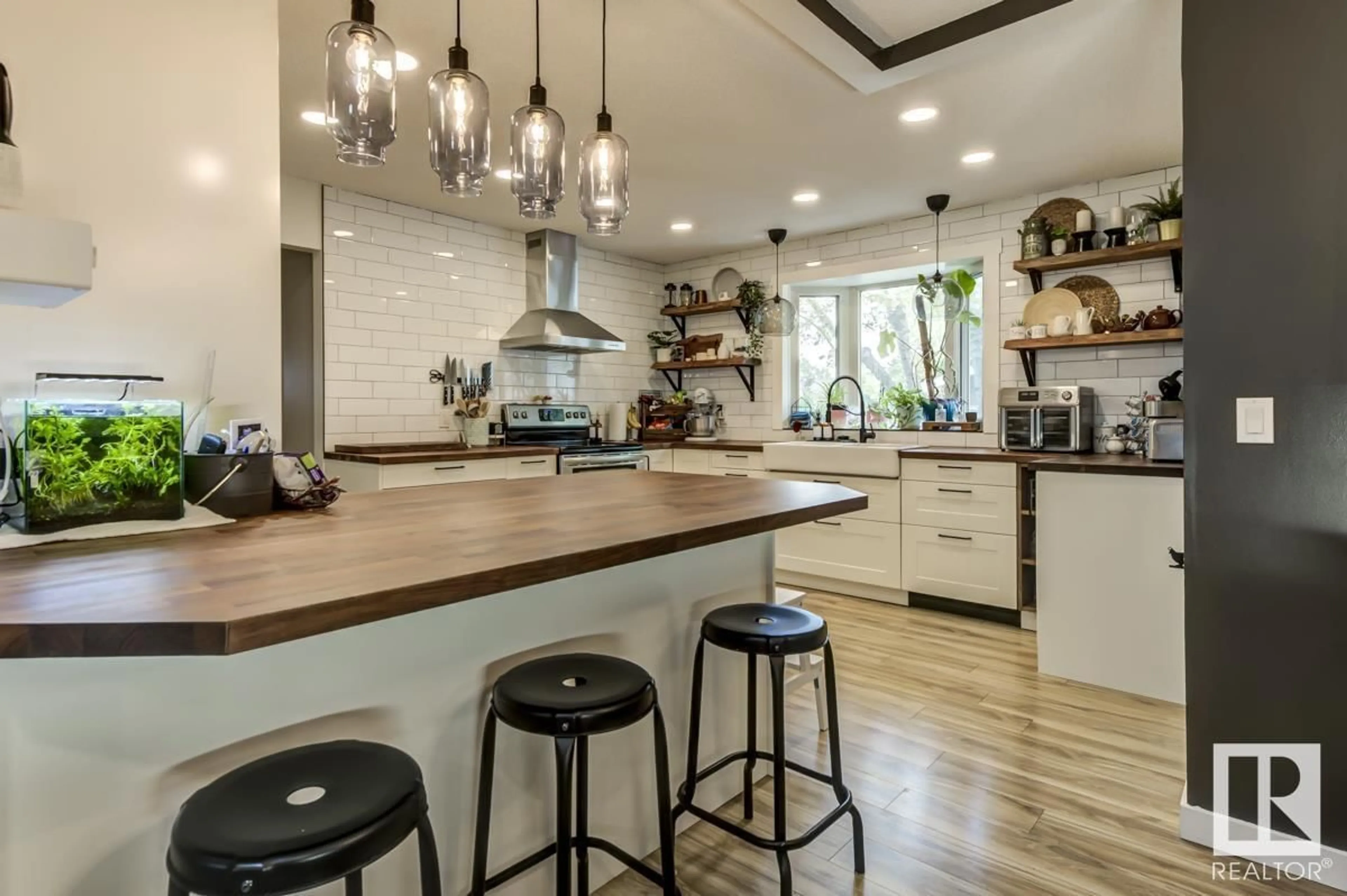 Open concept kitchen, ceramic/tile floor for 1014 KEITH RD, Sherwood Park Alberta T8A1G3