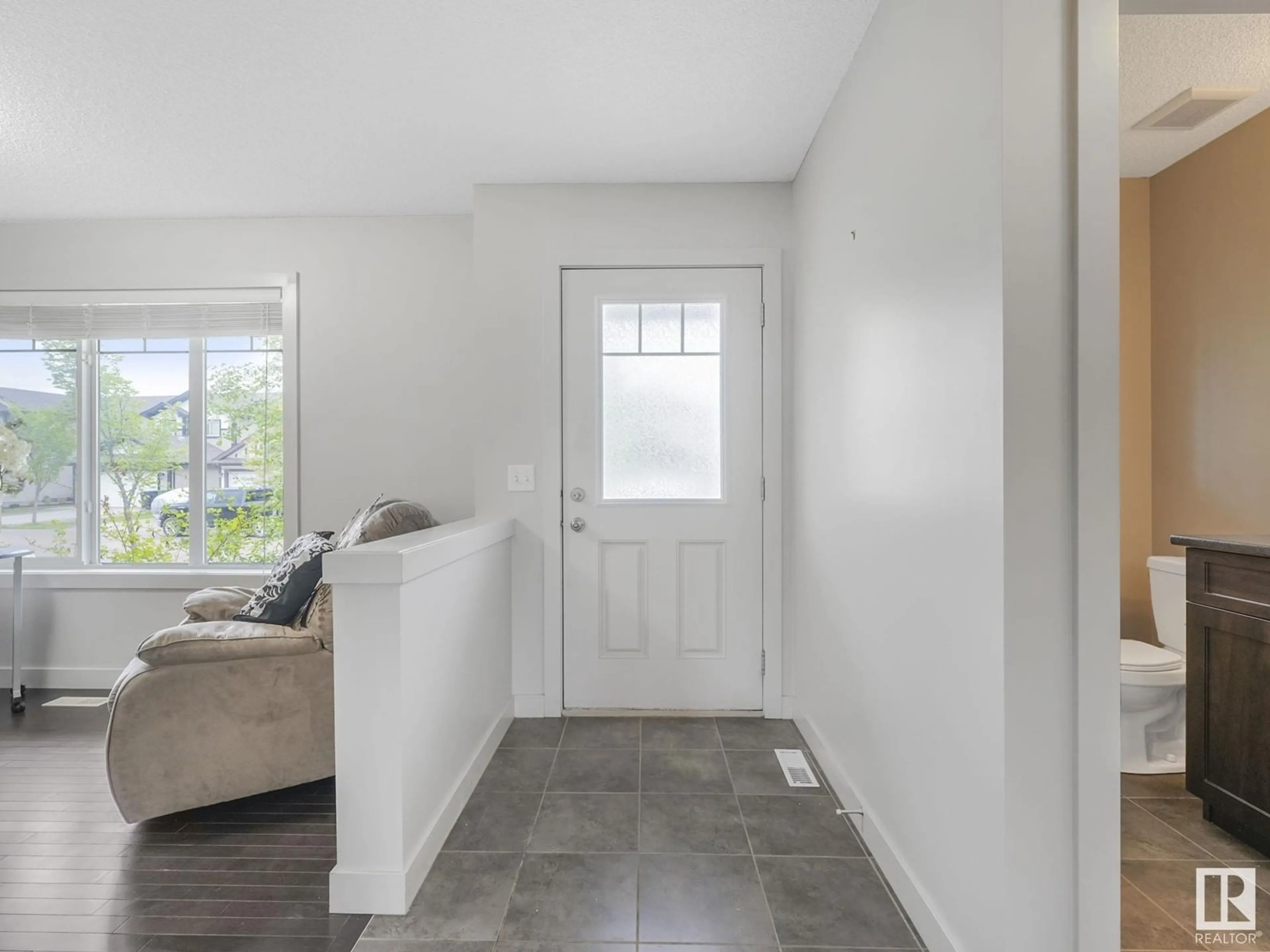Indoor entryway for 13 SANTANA, Fort Saskatchewan Alberta T8L0N7
