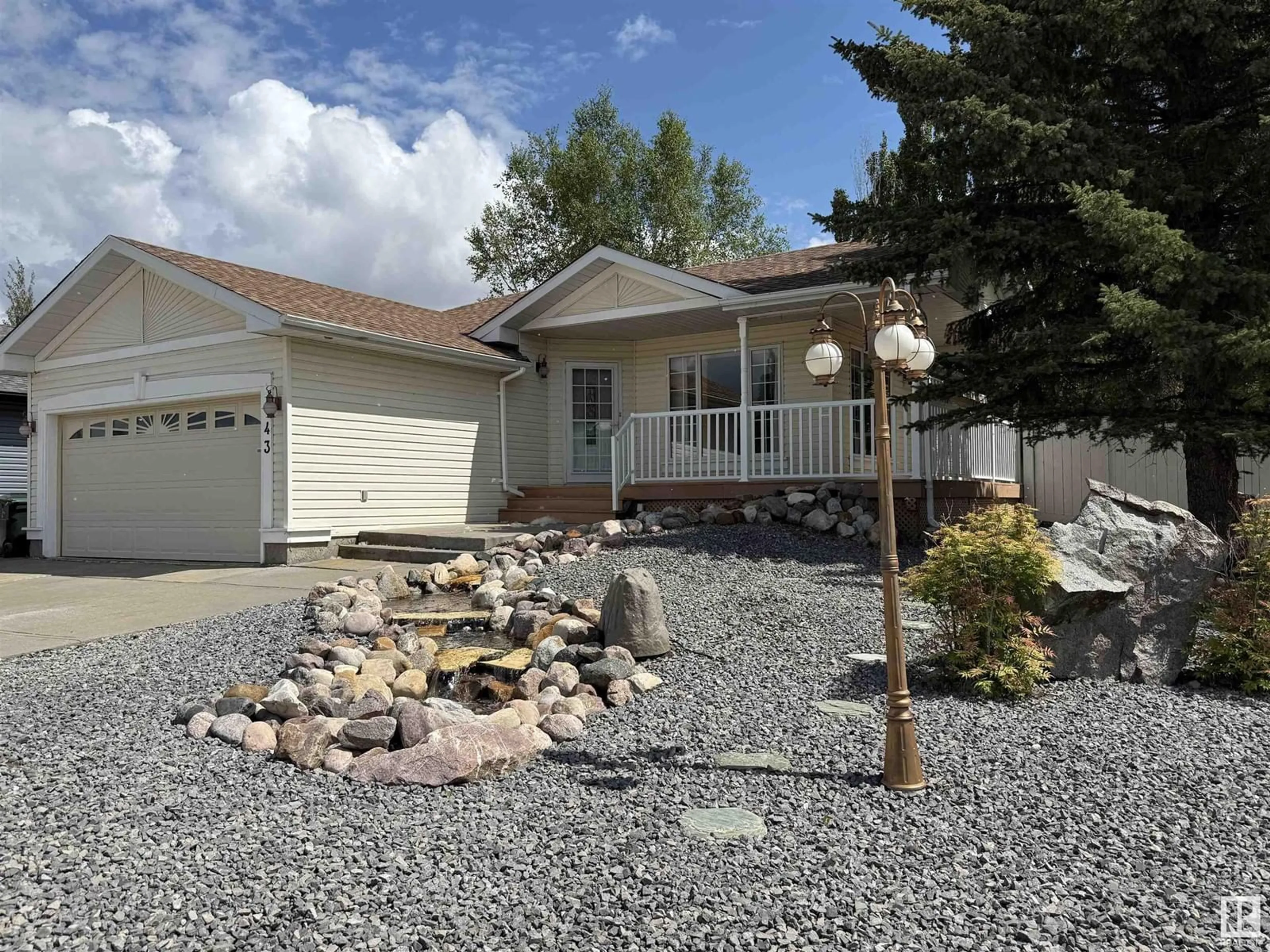 Home with vinyl exterior material, unknown for 43 AUGUSTA FAIRWAY CR, Stony Plain Alberta T7Z1Y7