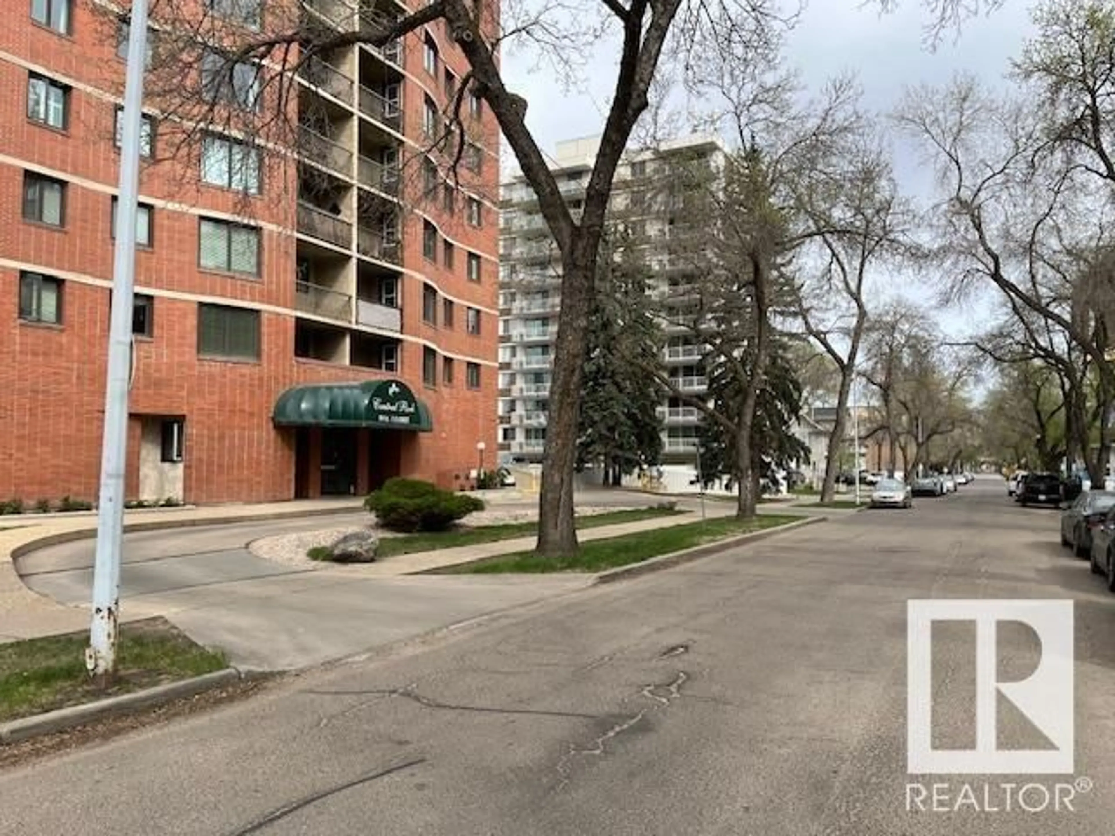 Unknown for 9916 - 905 113 ST, Edmonton Alberta T5K2N3