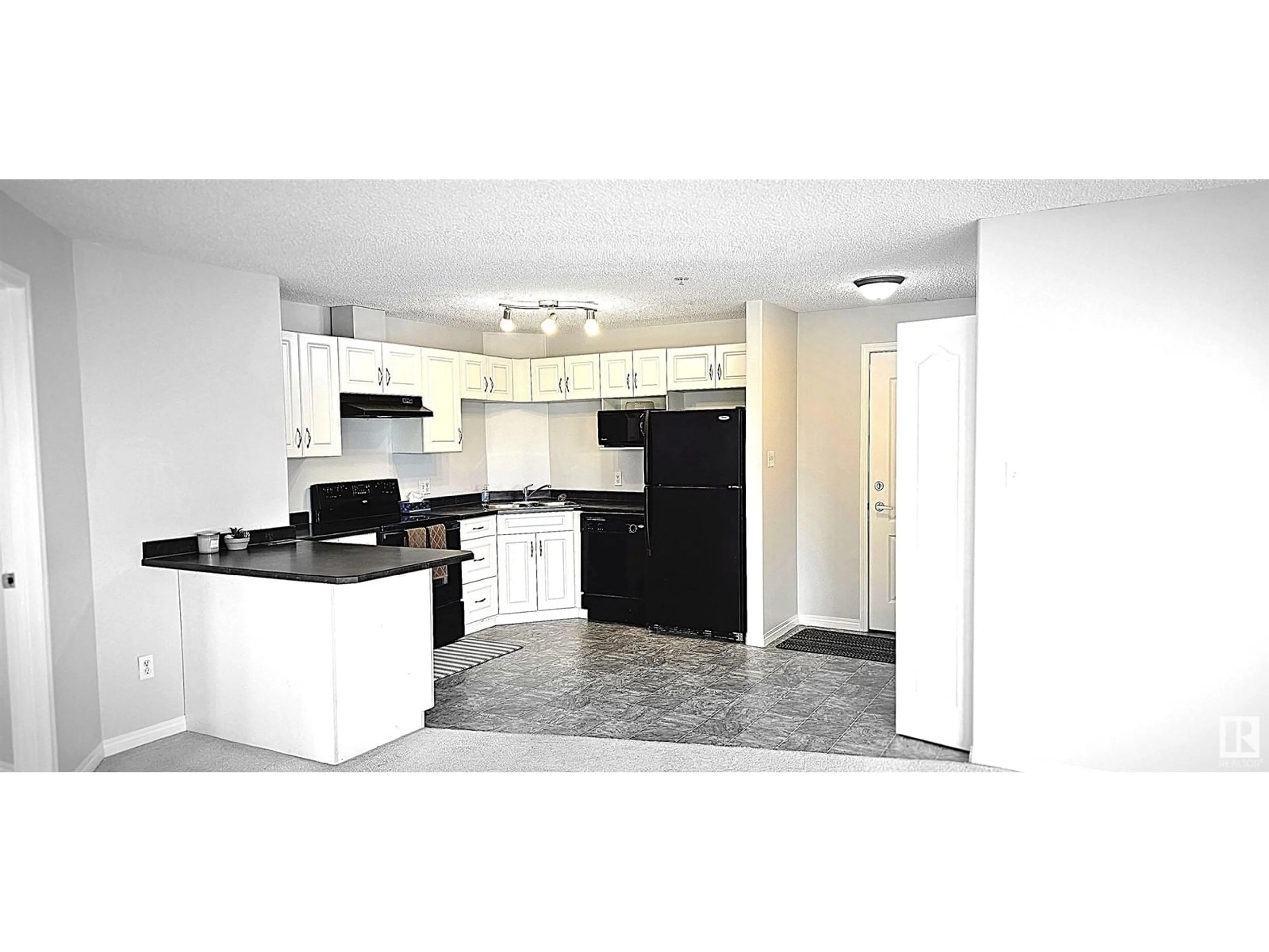 Standard kitchen, ceramic/tile floor for 1310 CLAREVIEW STATION DR, Edmonton Alberta T5Y0E6