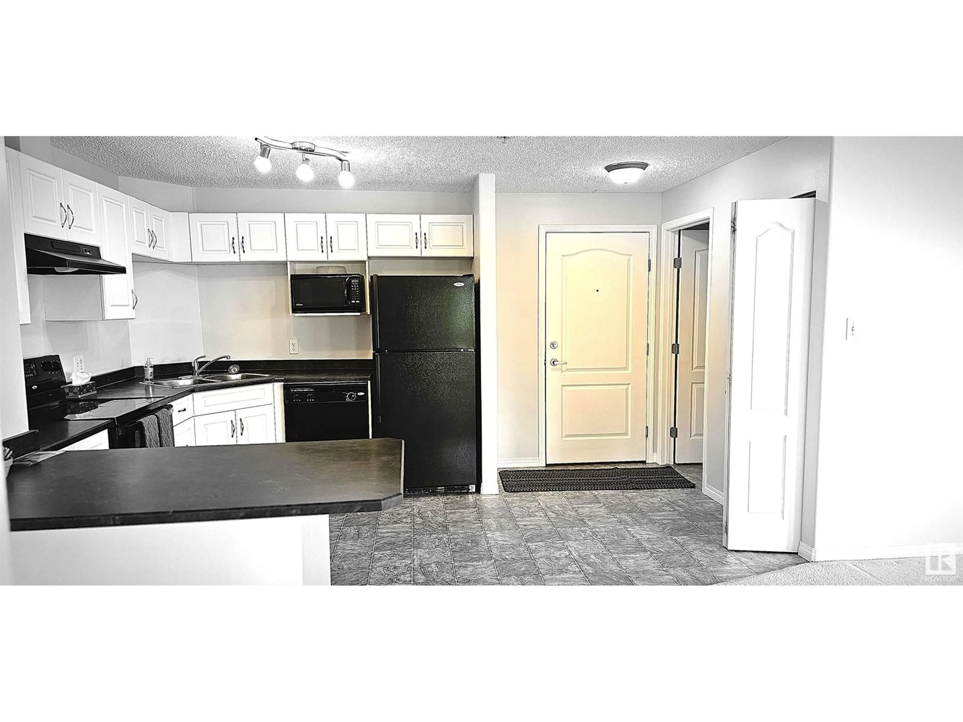 Standard kitchen, ceramic/tile floor for 1310 CLAREVIEW STATION DR, Edmonton Alberta T5Y0E6