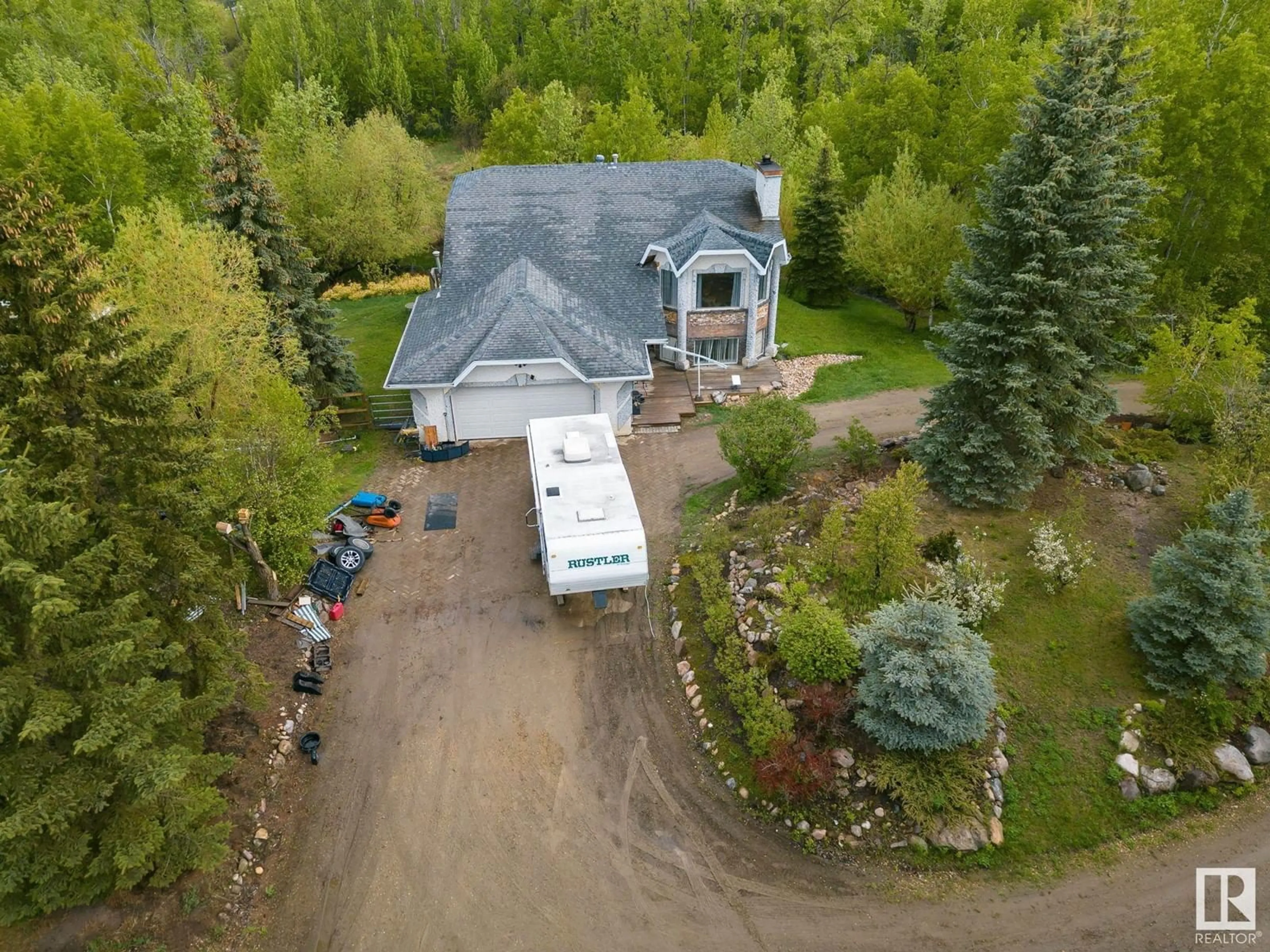 A pic from outside/outdoor area/front of a property/back of a property/a pic from drone, unknown for 51308 - 61 RANGE RD 195, Rural Beaver County Alberta T0B4J0
