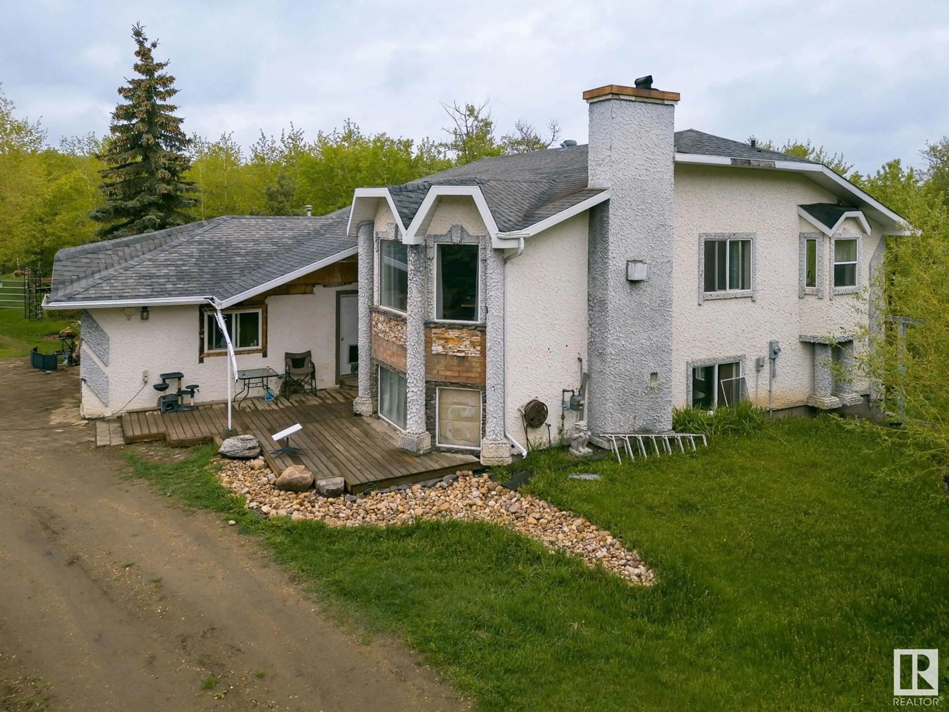 A pic from outside/outdoor area/front of a property/back of a property/a pic from drone, unknown for 51308 - 61 RANGE RD 195, Rural Beaver County Alberta T0B4J0
