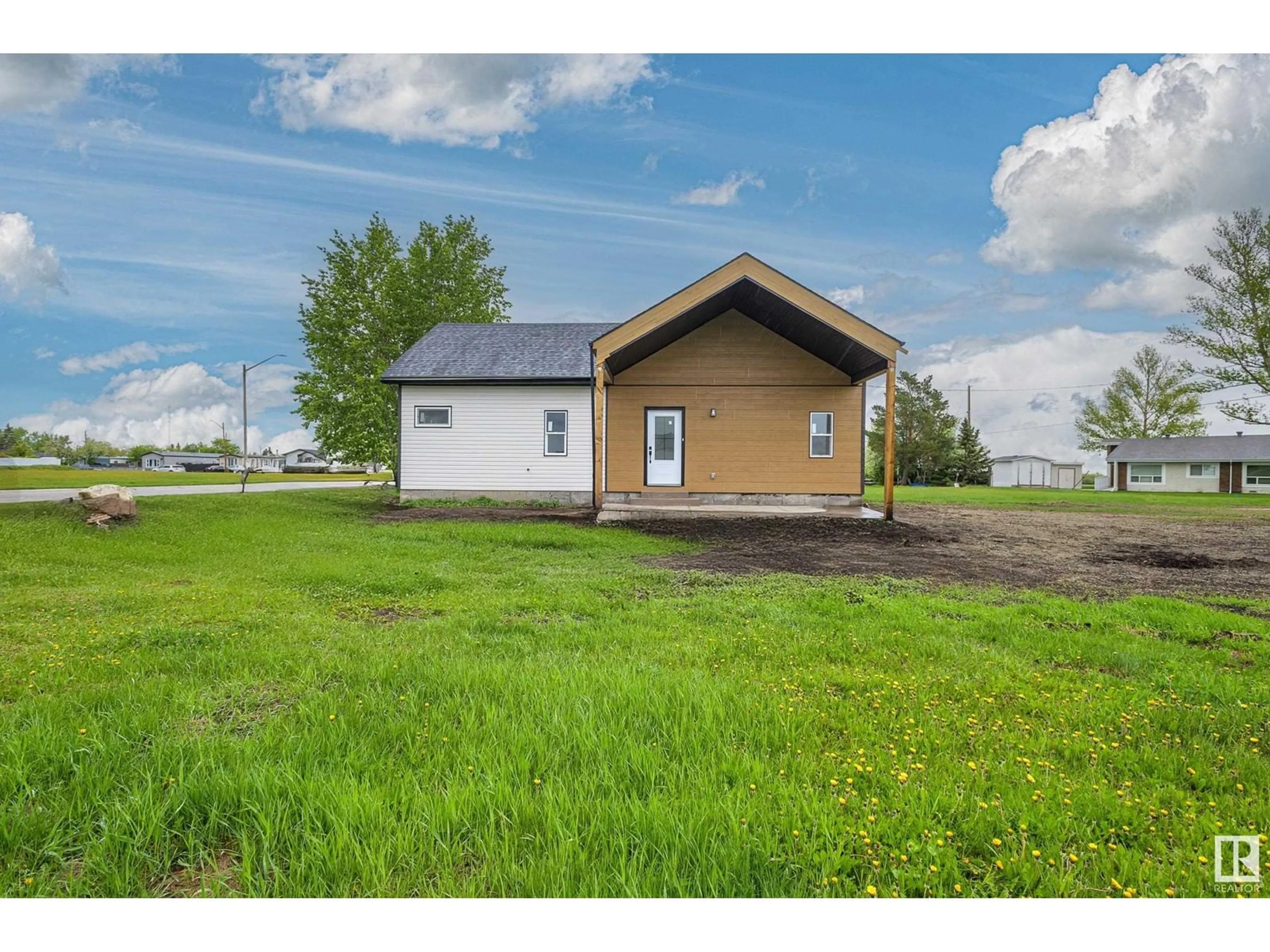 Unknown for 4743 47 ST, Clyde Alberta T0G0P0