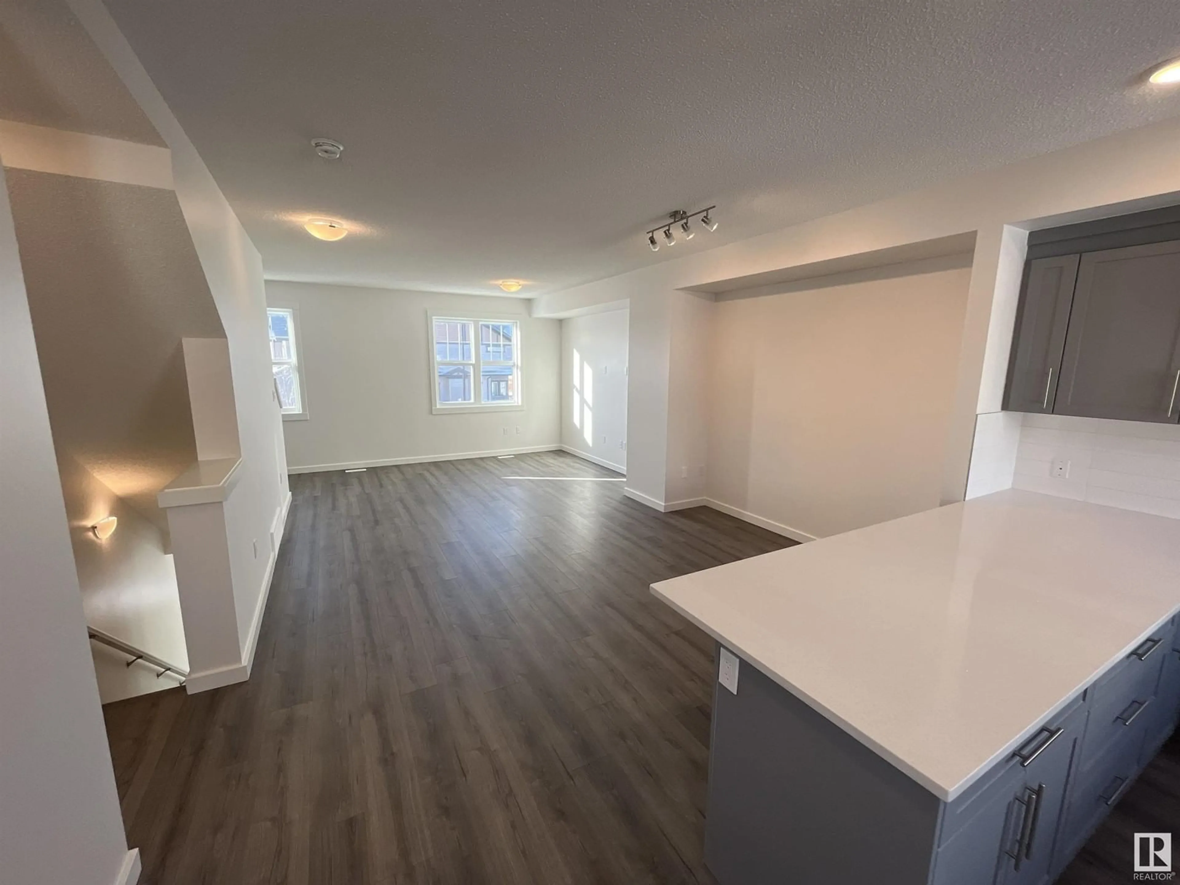 A pic of a room for #3 - 903 CRYSTALLINA NERA WY, Edmonton Alberta T5Z0N6