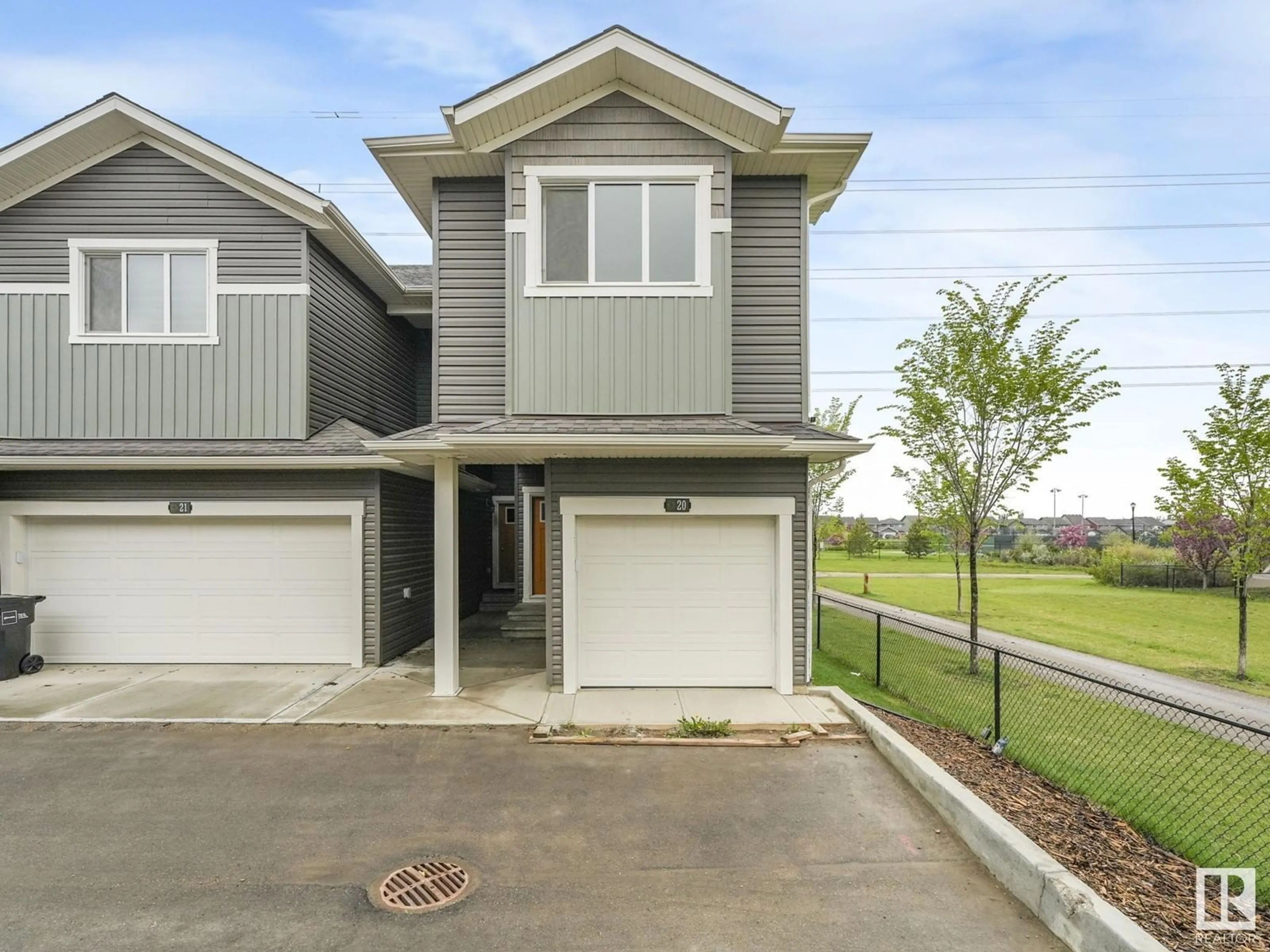 Home with vinyl exterior material, street for 603 - 20 ORCHARD BV, Edmonton Alberta T6X1A2