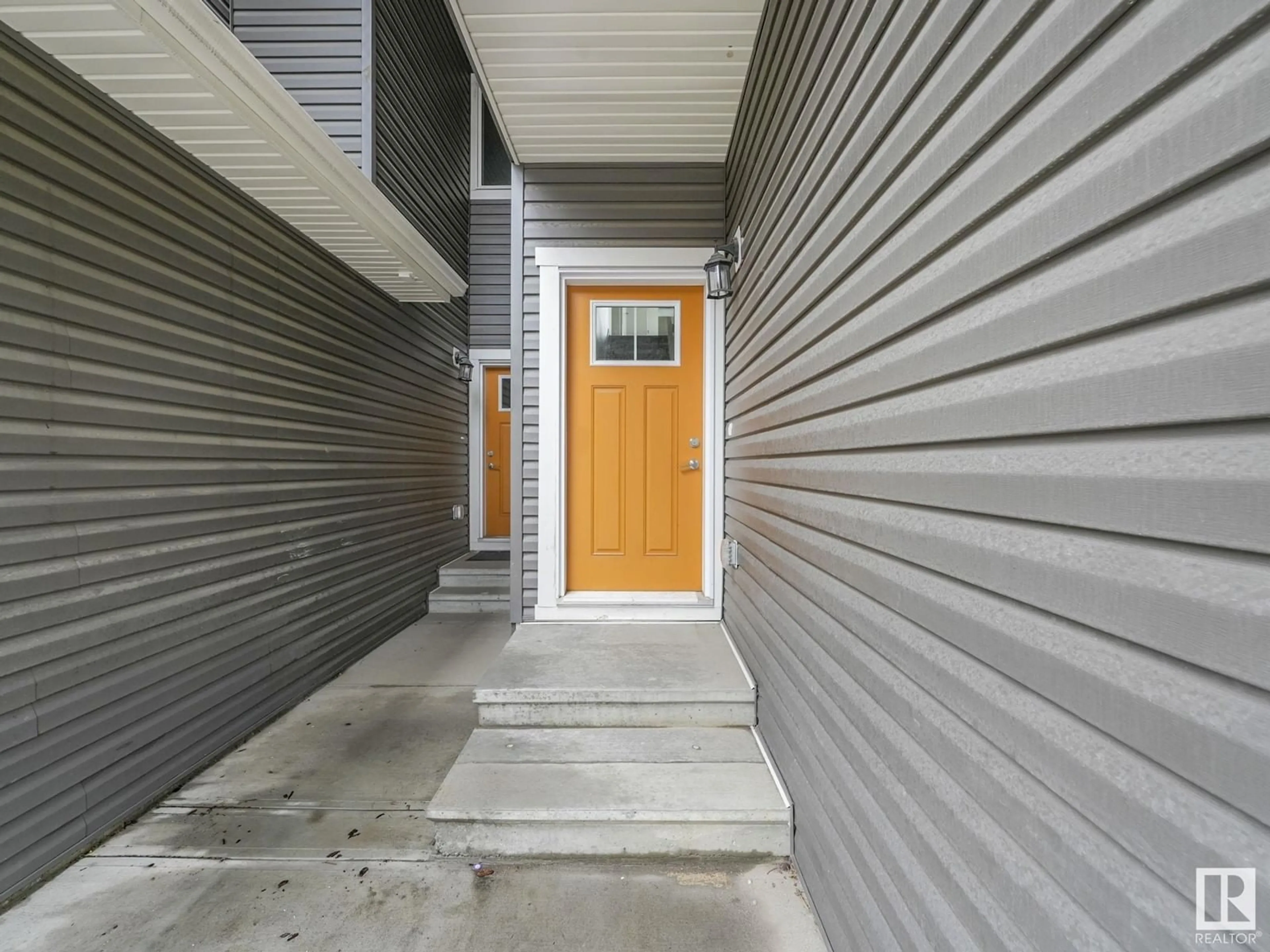 Indoor entryway for 603 - 20 ORCHARD BV, Edmonton Alberta T6X1A2