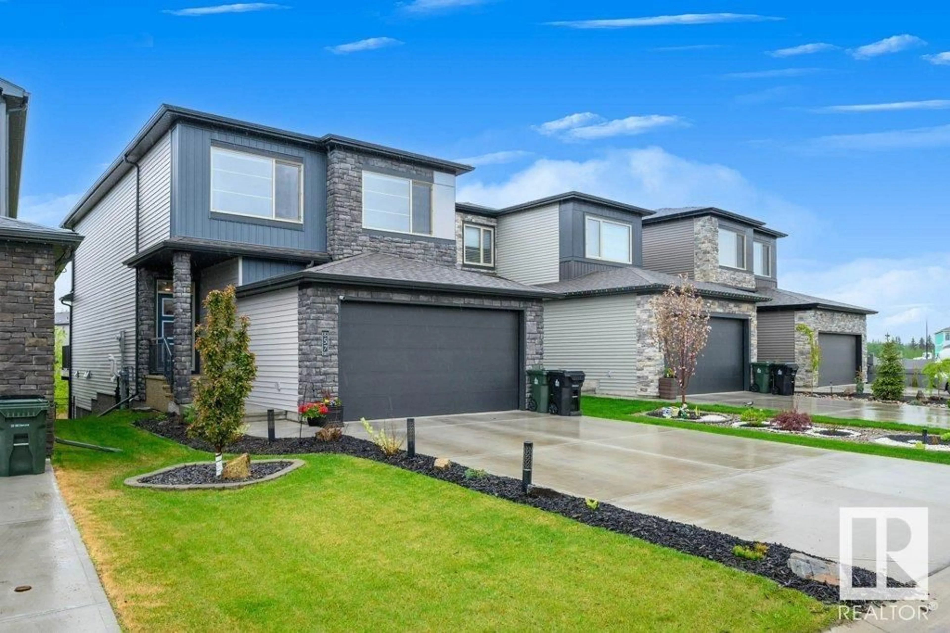 A pic from outside/outdoor area/front of a property/back of a property/a pic from drone, street for 57 GLADSTONE BN, Spruce Grove Alberta T7X2X6