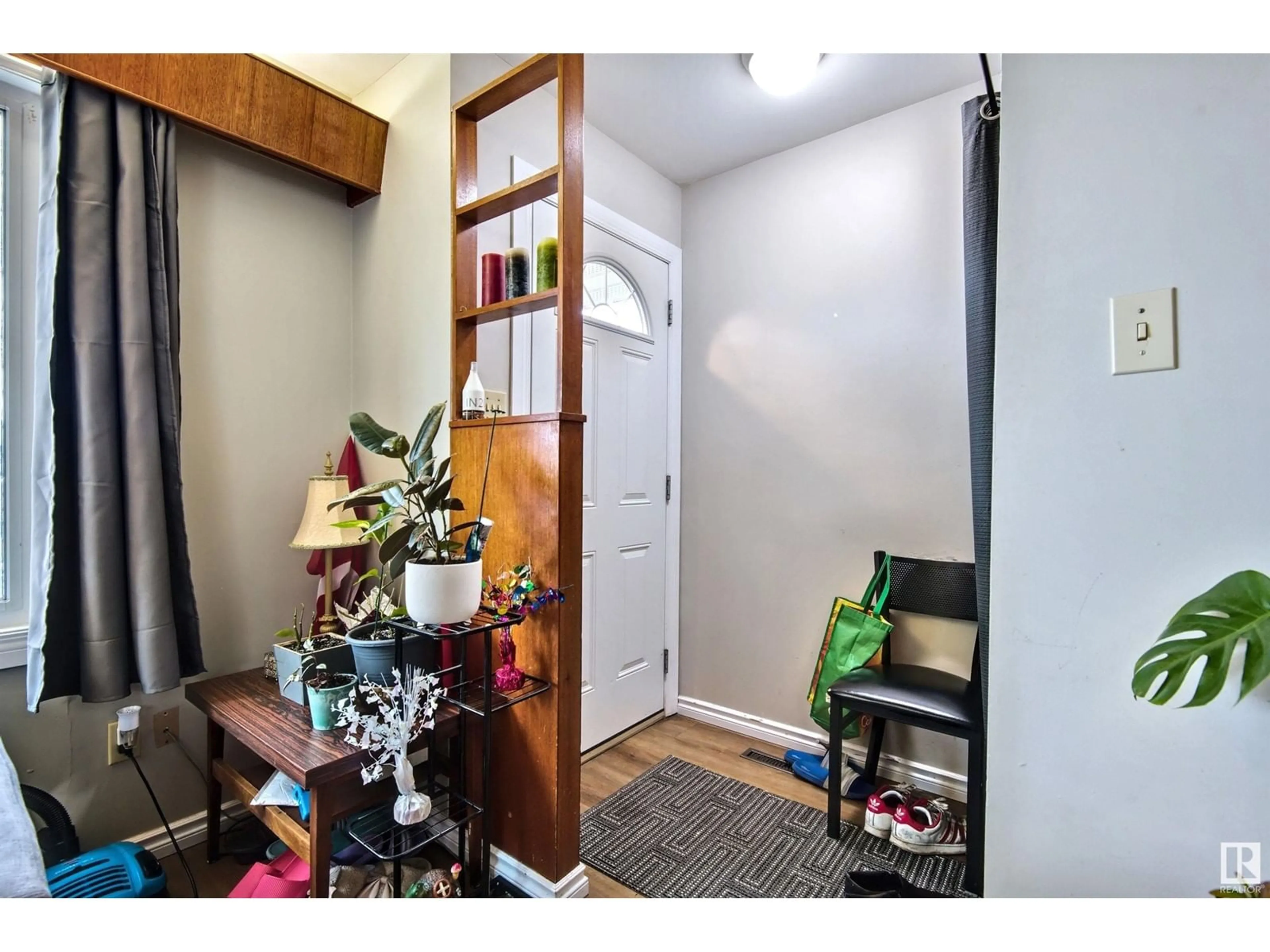 Indoor entryway for NW - 13008-130010 102 ST, Edmonton Alberta T6H4B2