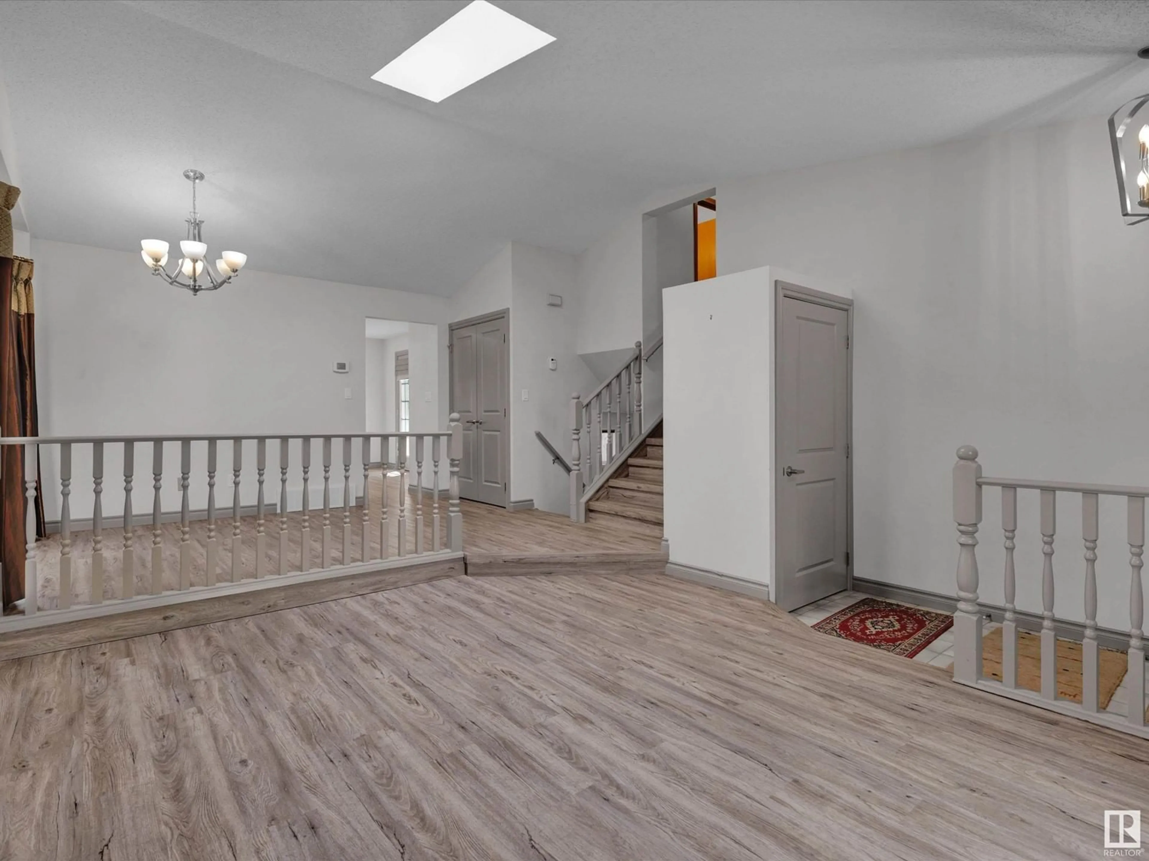 Indoor foyer for 11 COACHMAN WY, Sherwood Park Alberta T8H1C5