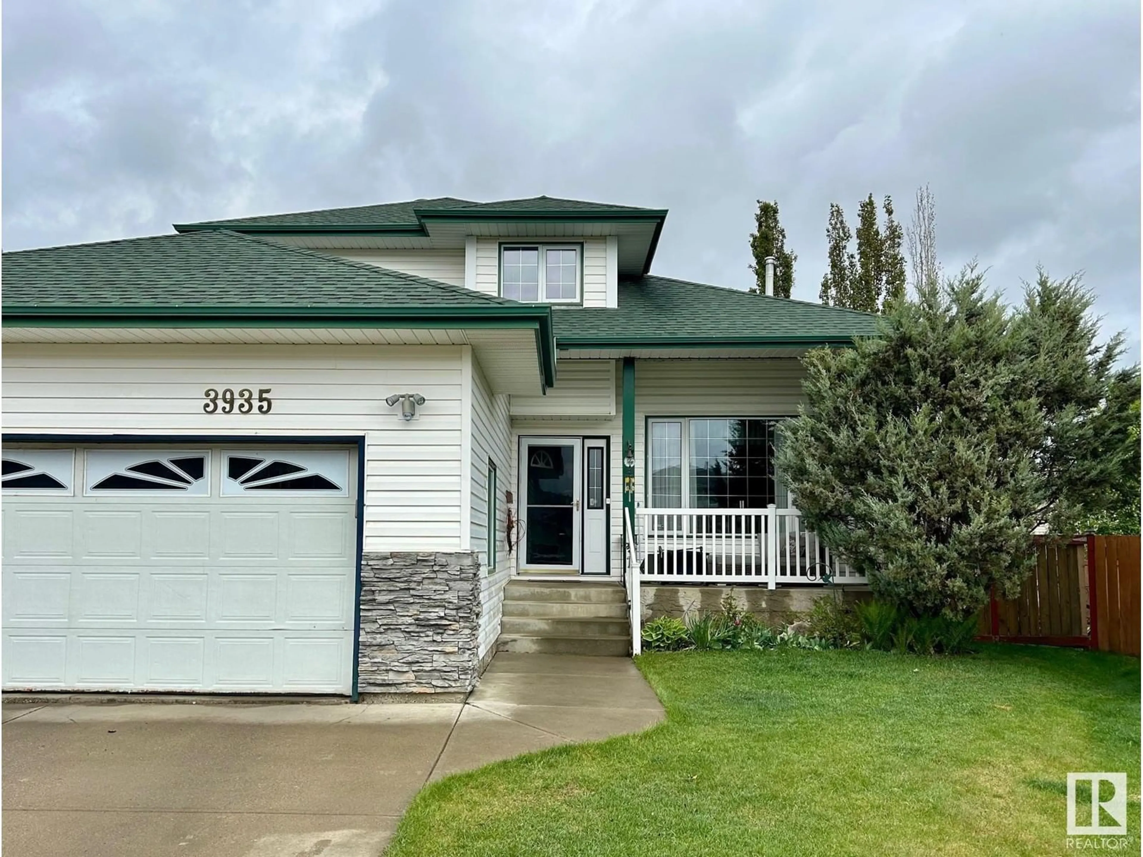 Home with vinyl exterior material, unknown for 3935 31 ST, Edmonton Alberta T6T1J6