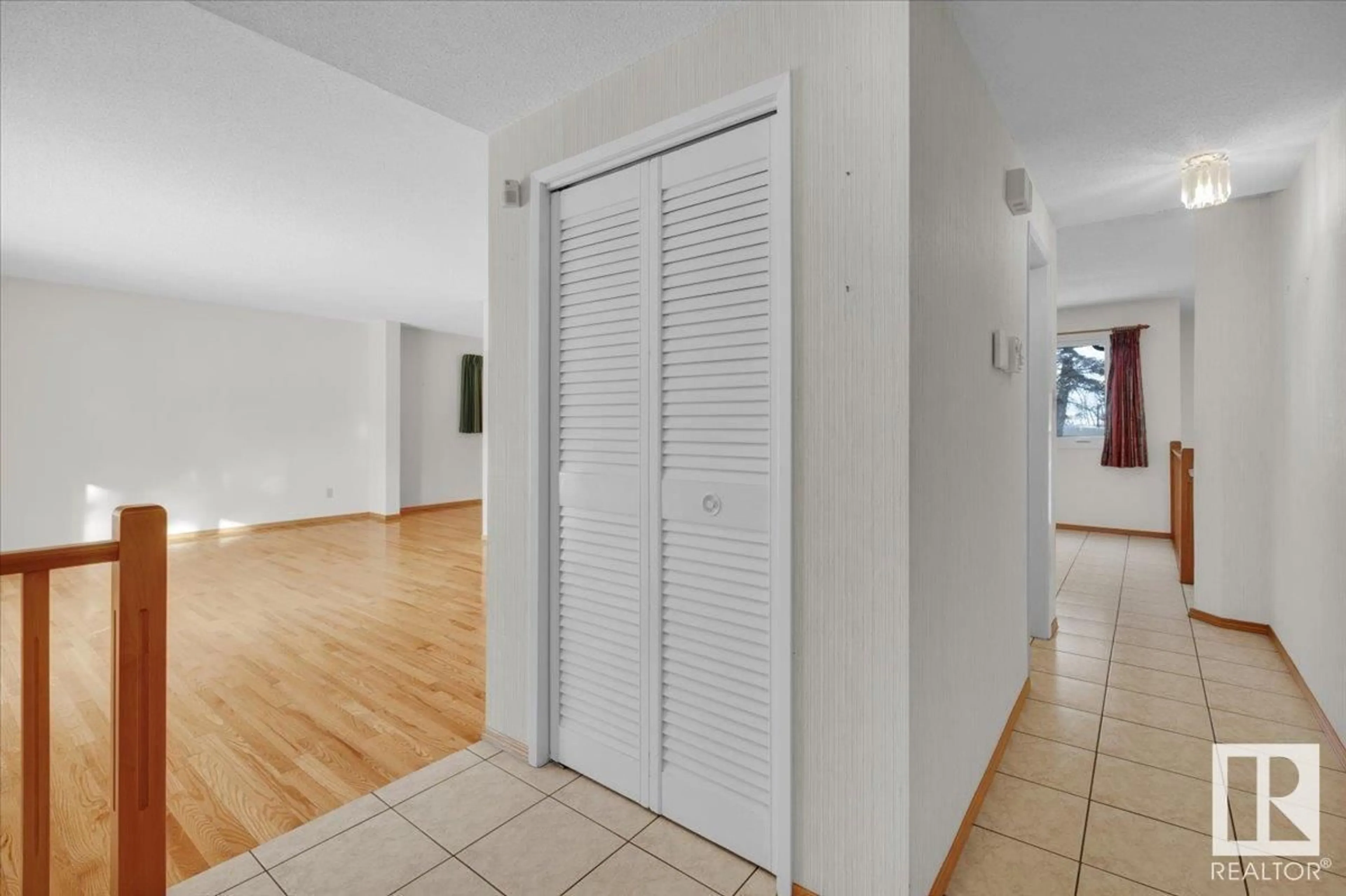 Unknown for 5219 125 ST, Edmonton Alberta T6H3V7