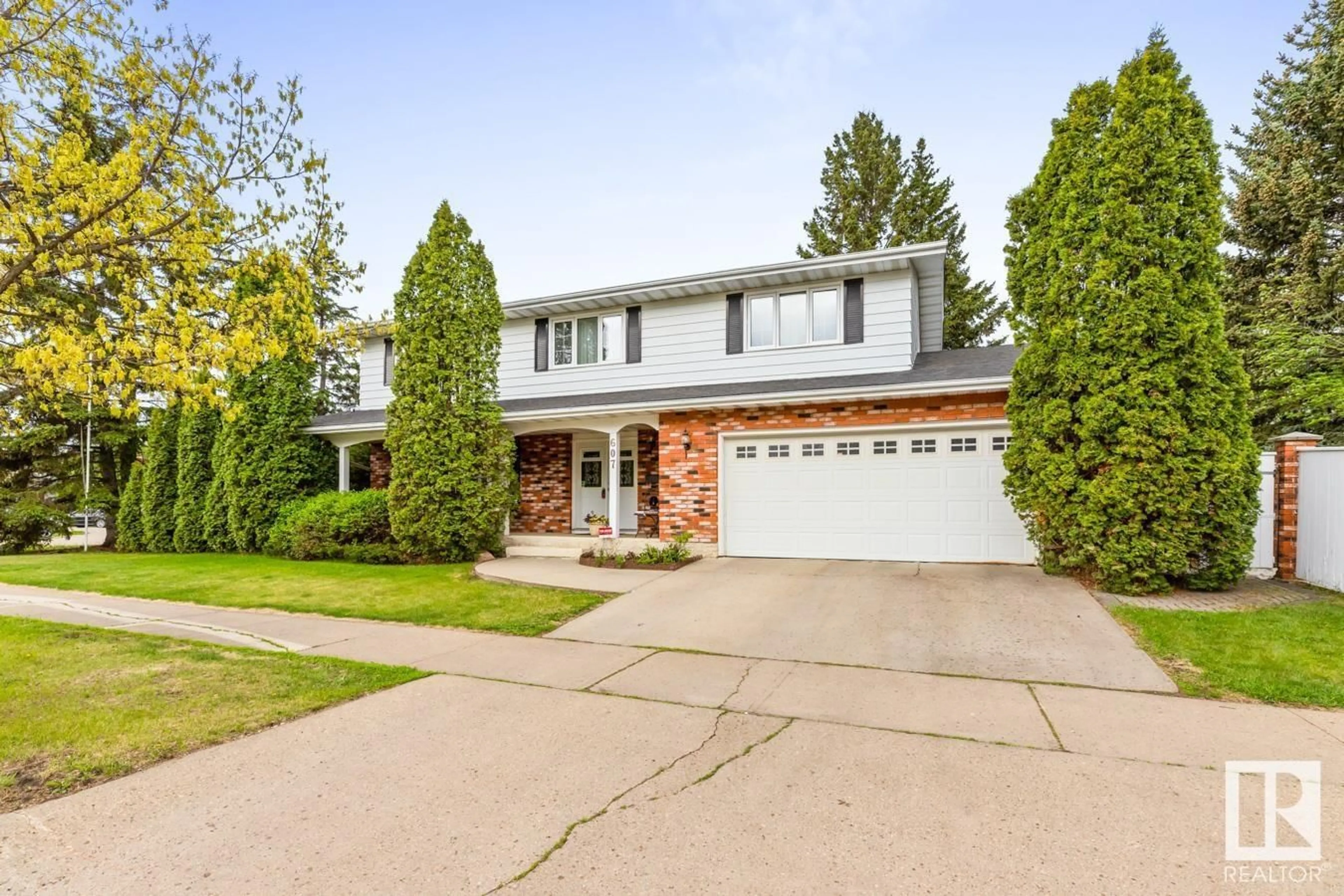Home with brick exterior material, street for 607 WOLF WILLOW RD, Edmonton Alberta T5T1E7