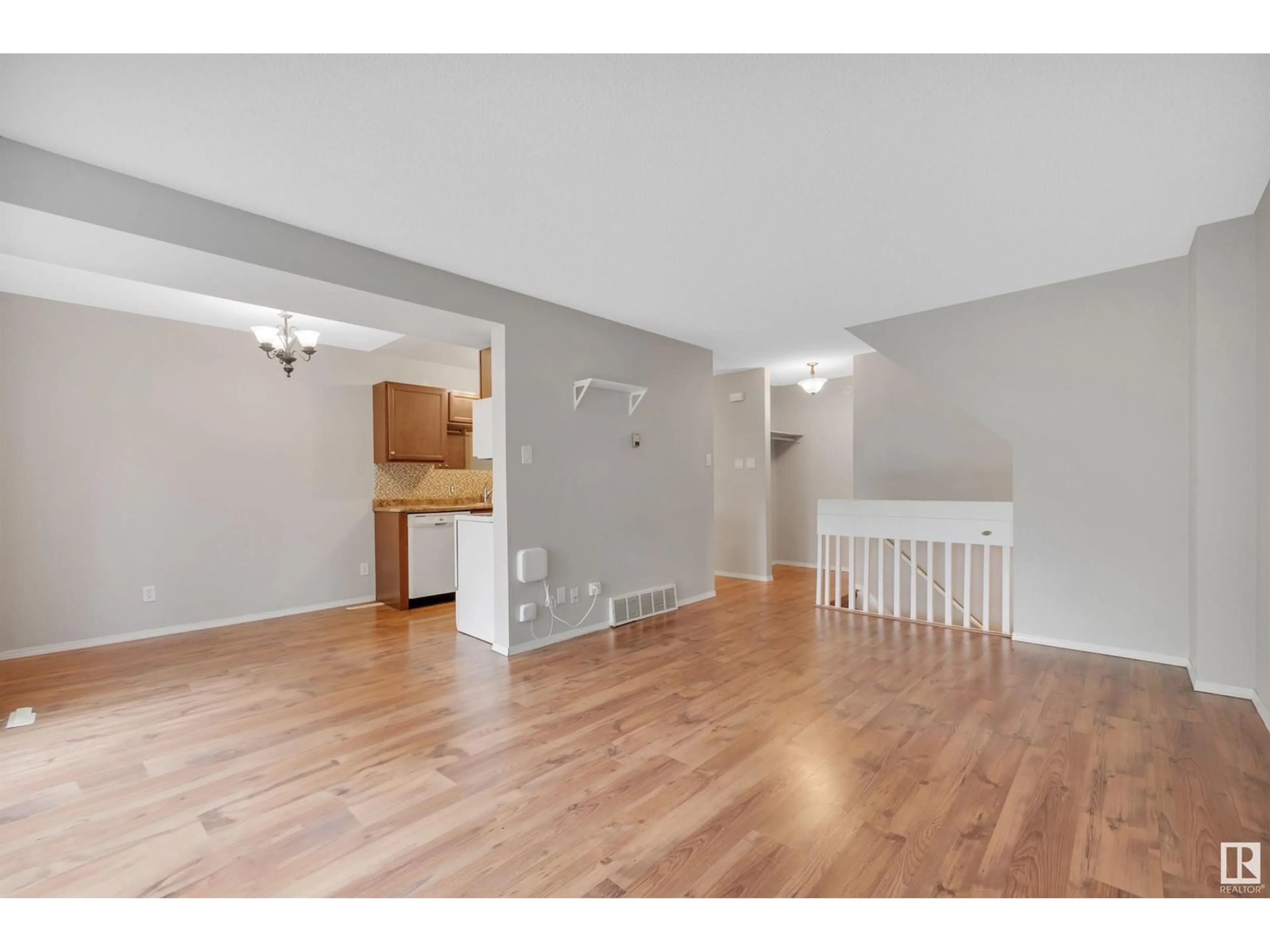A pic of a room for B - 16405 89 AV, Edmonton Alberta T5R4S1