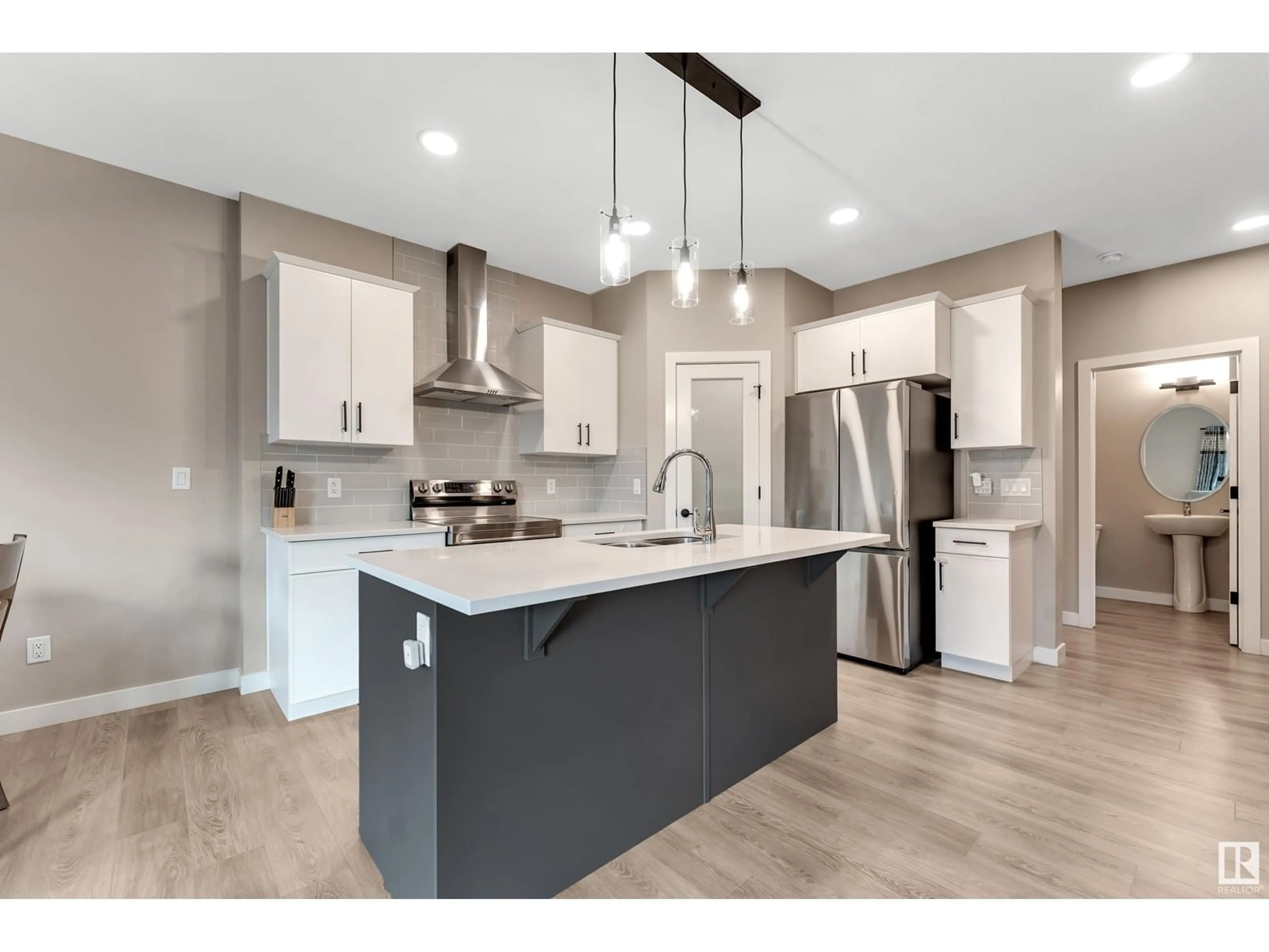 Open concept kitchen, unknown for 9476 PEAR CR, Edmonton Alberta T6X2Z6