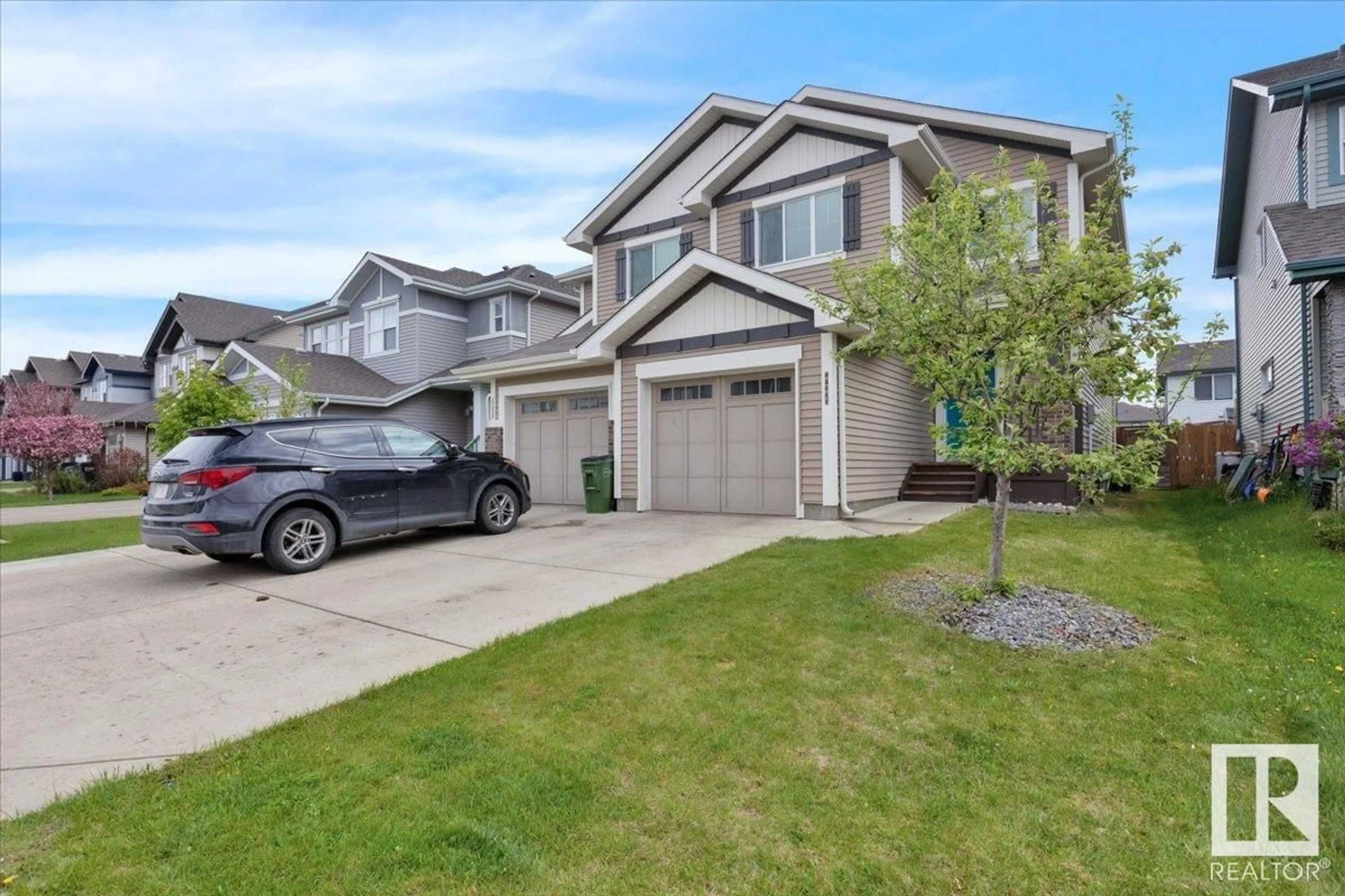 A pic from outside/outdoor area/front of a property/back of a property/a pic from drone, street for 17235 73 ST, Edmonton Alberta T5Z0L3