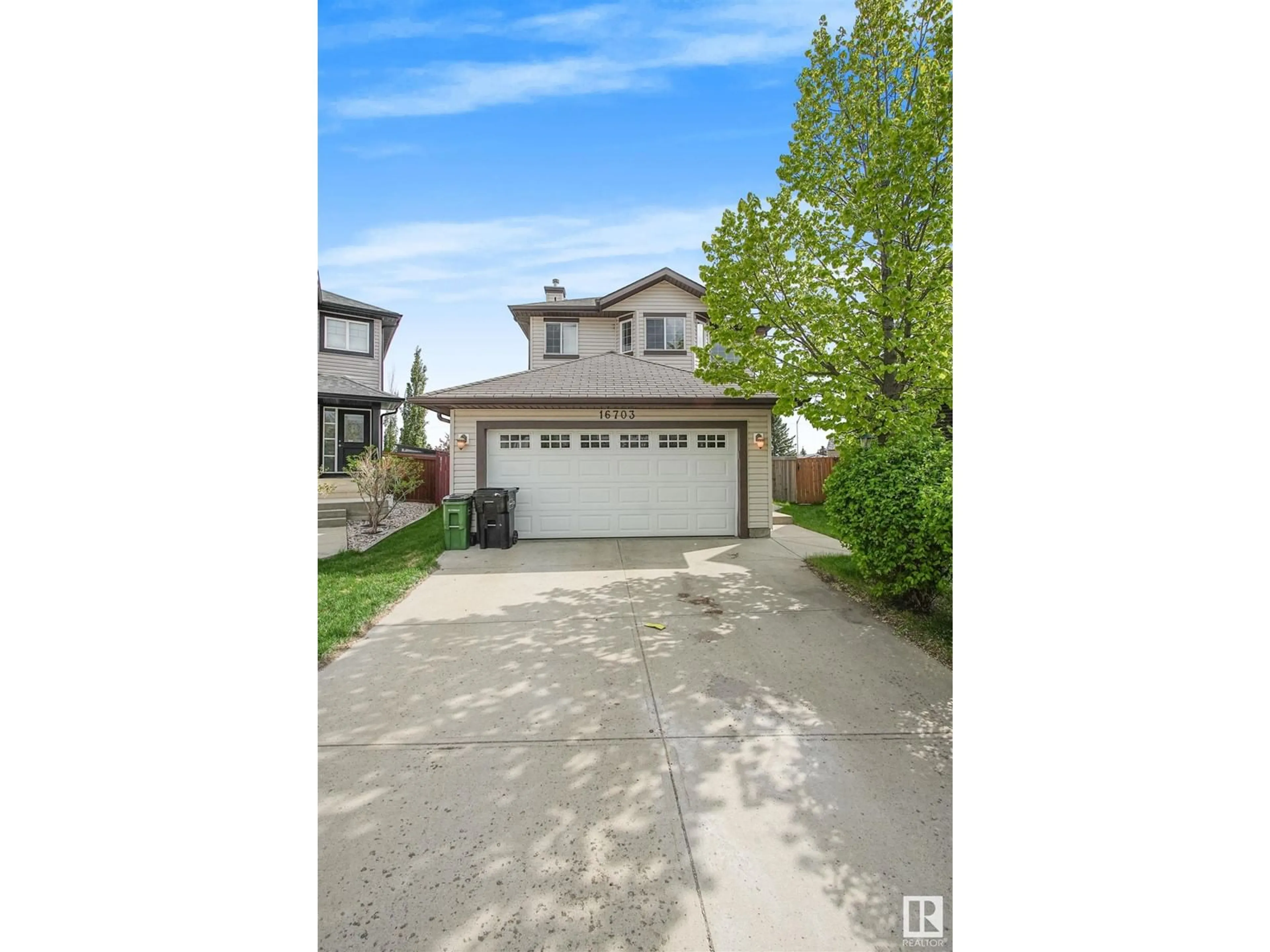A pic from outside/outdoor area/front of a property/back of a property/a pic from drone, street for NW - 16703 113 ST, Edmonton Alberta T5X0A8