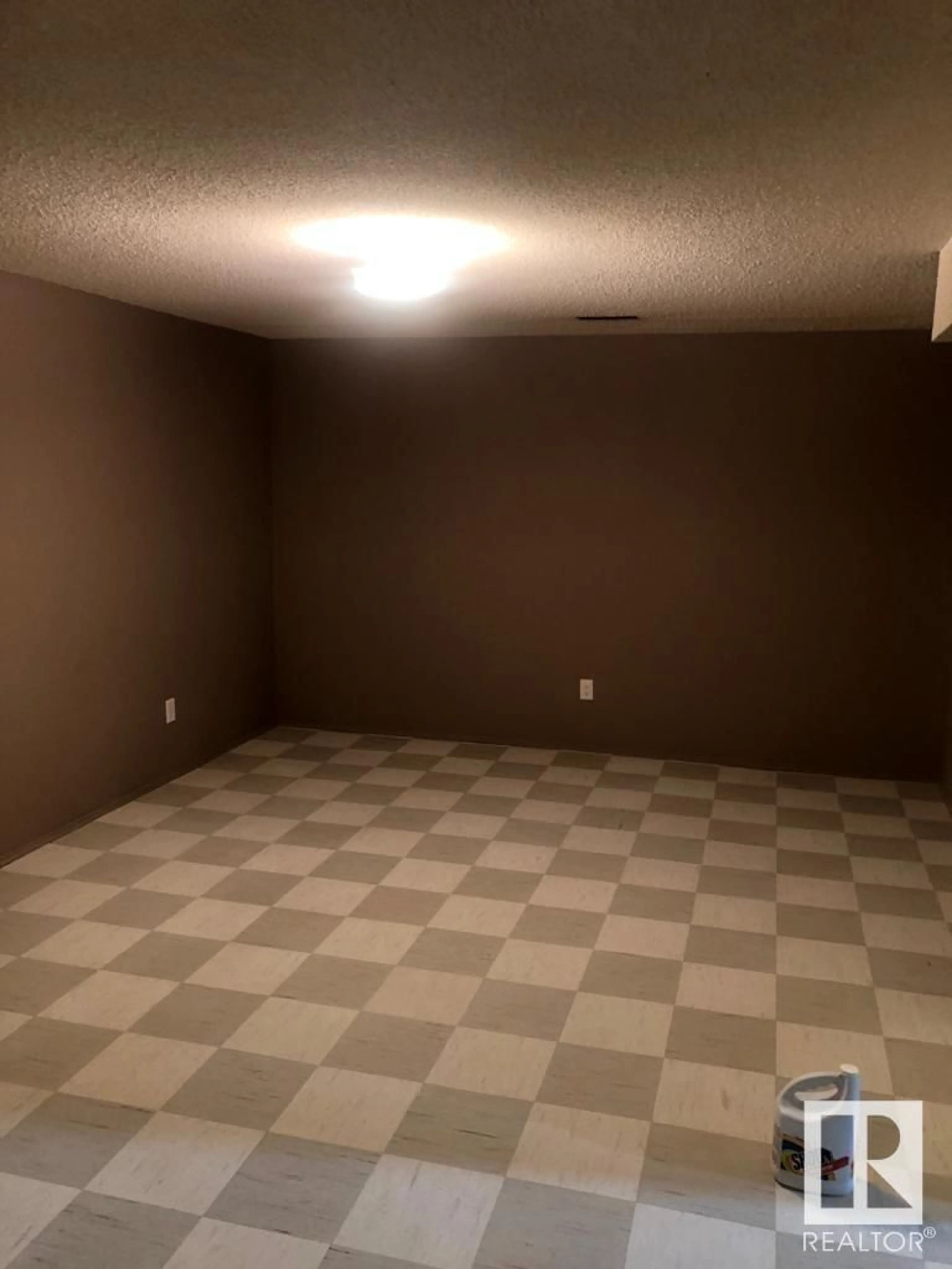 A pic of a room for 8103 14 AV, Edmonton Alberta T6K1X3