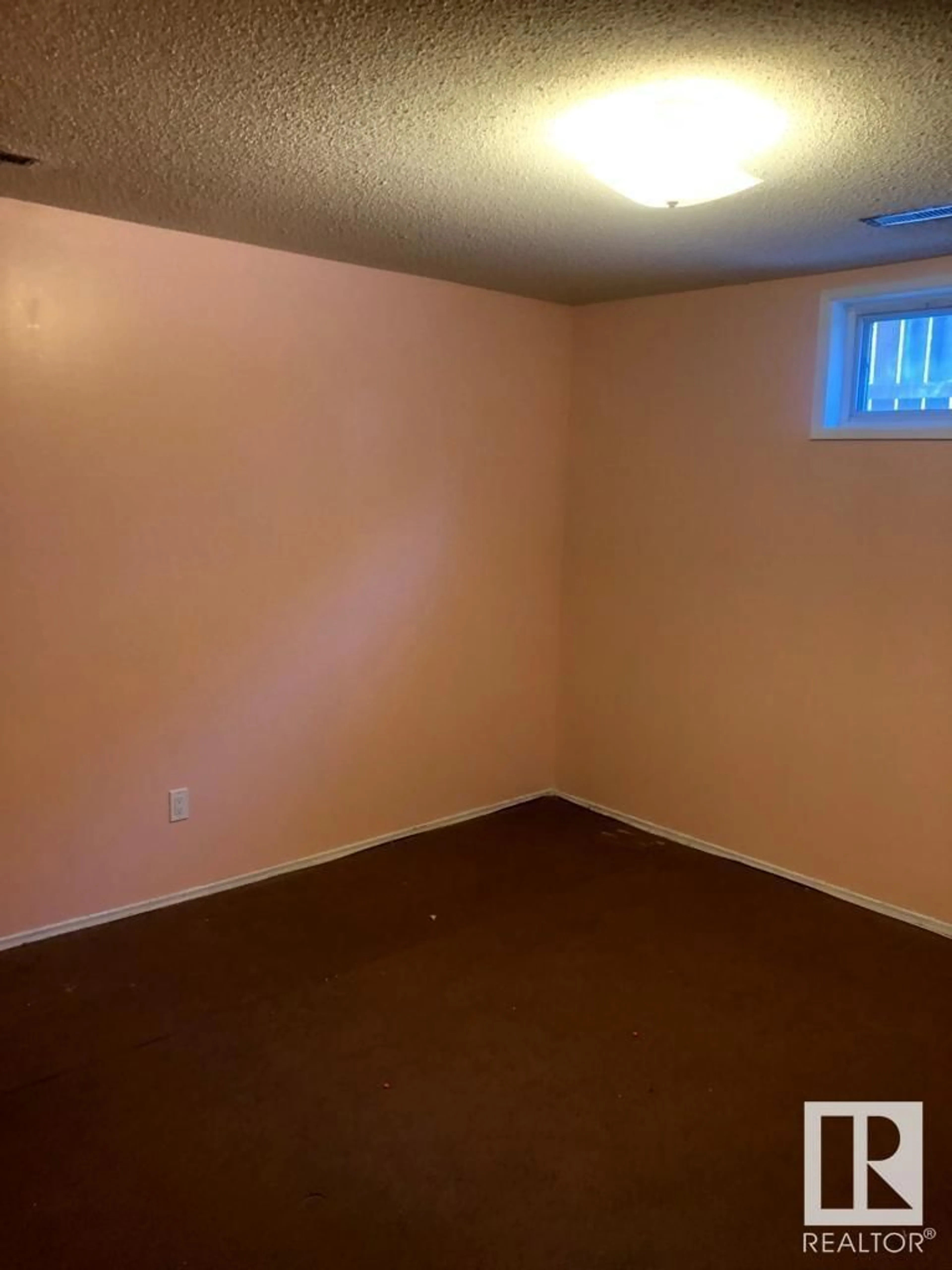 A pic of a room for 8103 14 AV, Edmonton Alberta T6K1X3