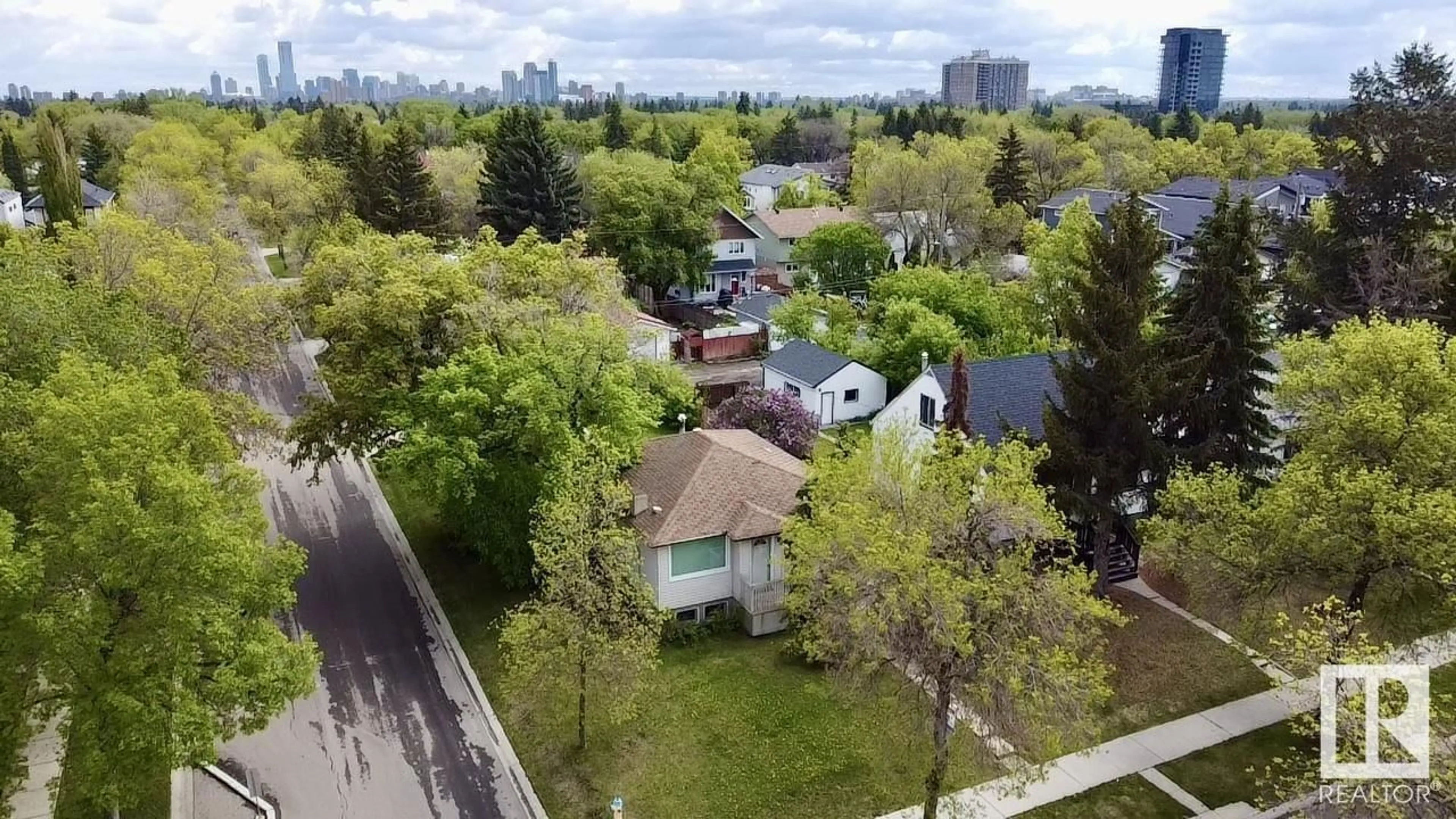A pic from outside/outdoor area/front of a property/back of a property/a pic from drone, street for 10471 146 ST, Edmonton Alberta T5N3A5