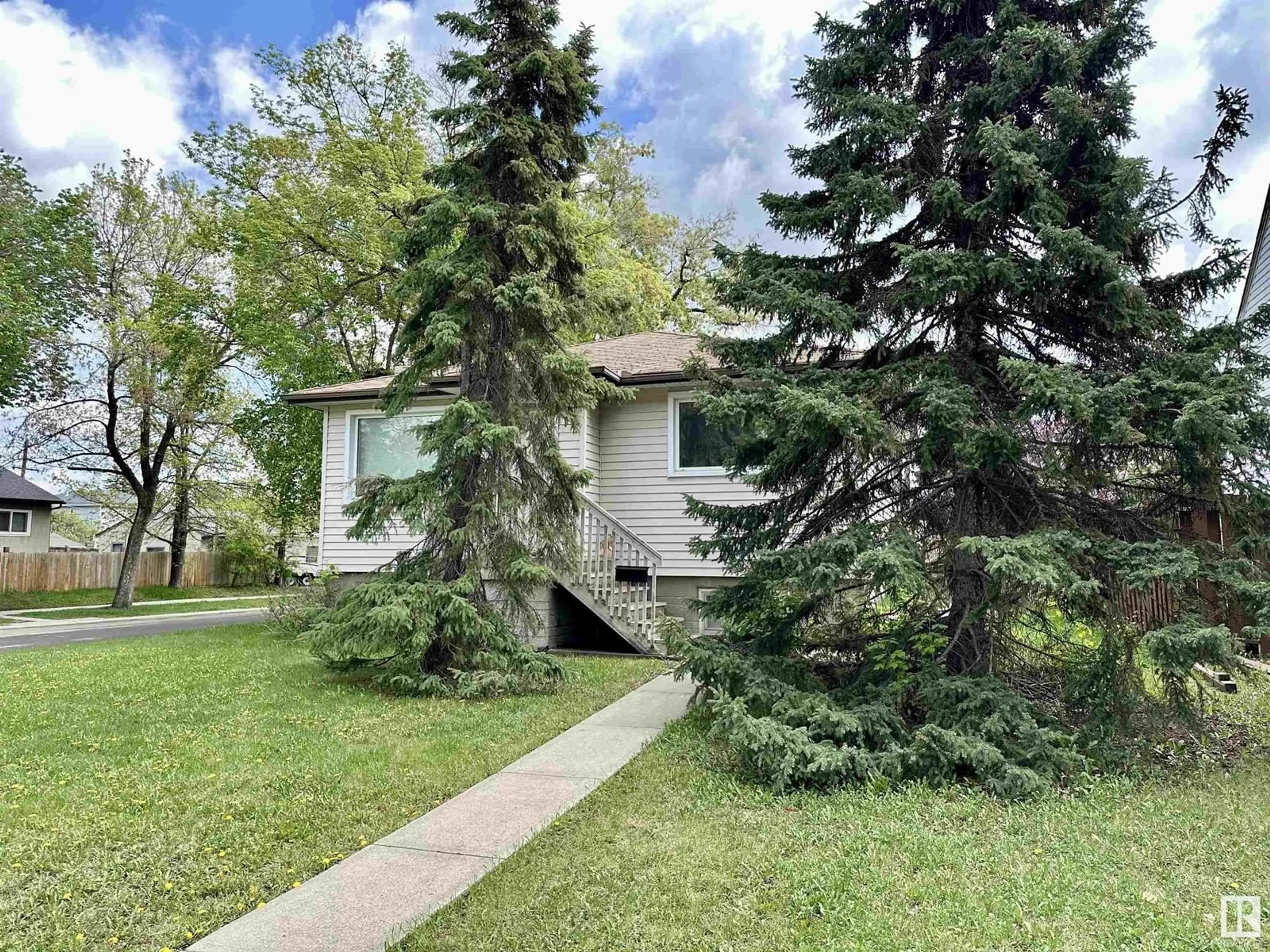Unknown for 10471 146 ST, Edmonton Alberta T5N3A5