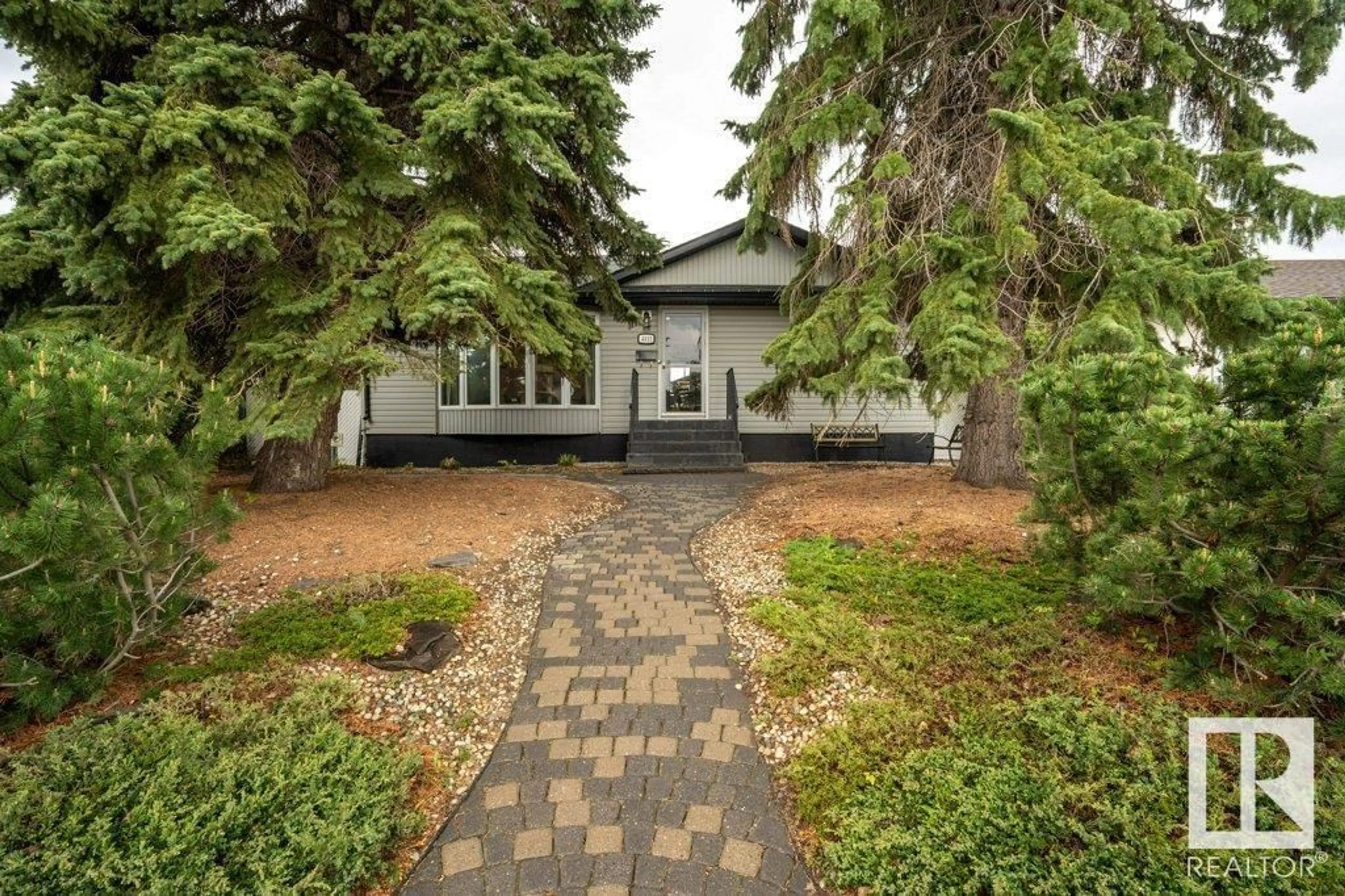 Unknown for 4111 105 AV, Edmonton Alberta T6A1A1