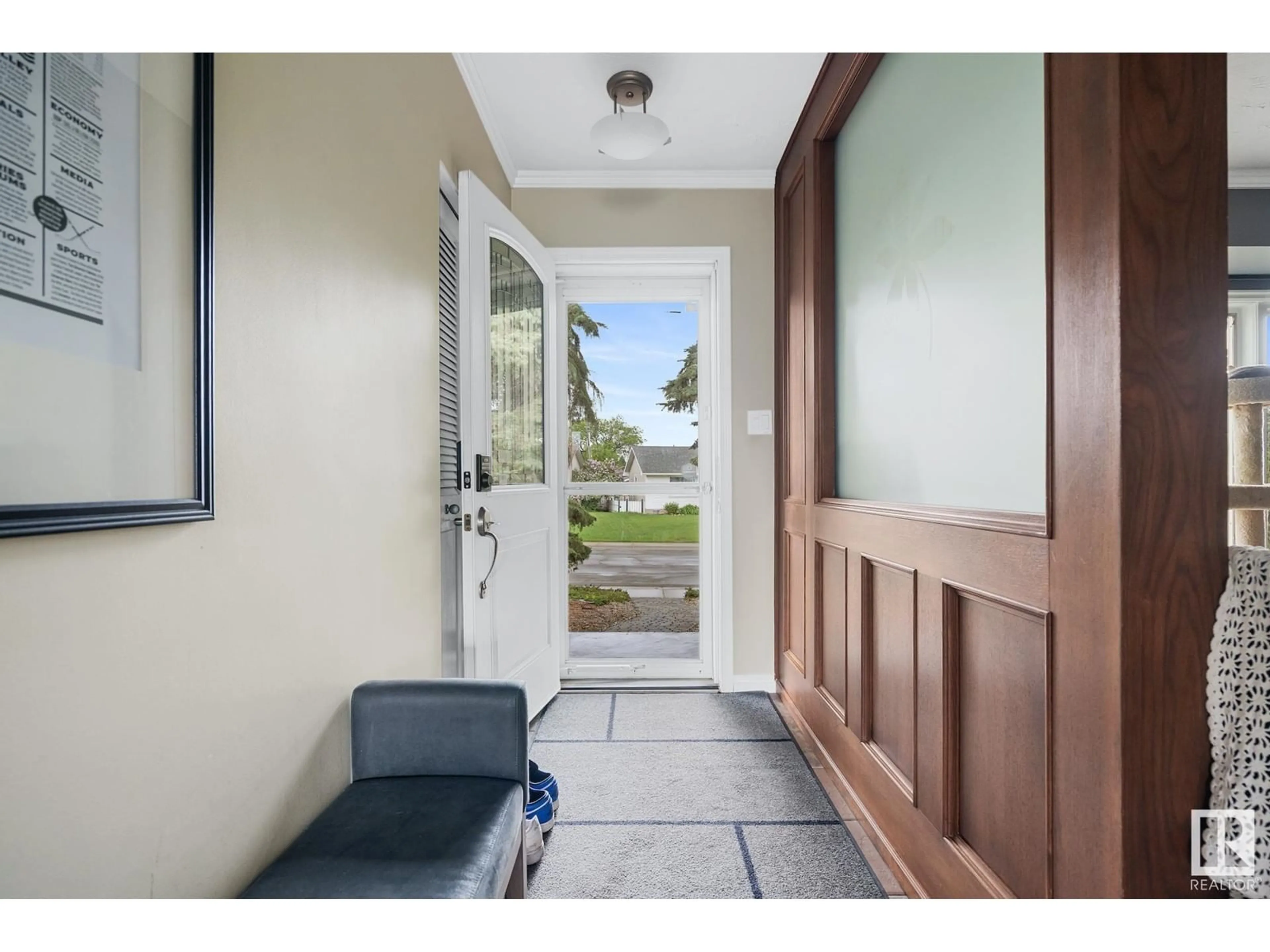 Indoor entryway for 4111 105 AV, Edmonton Alberta T6A1A1