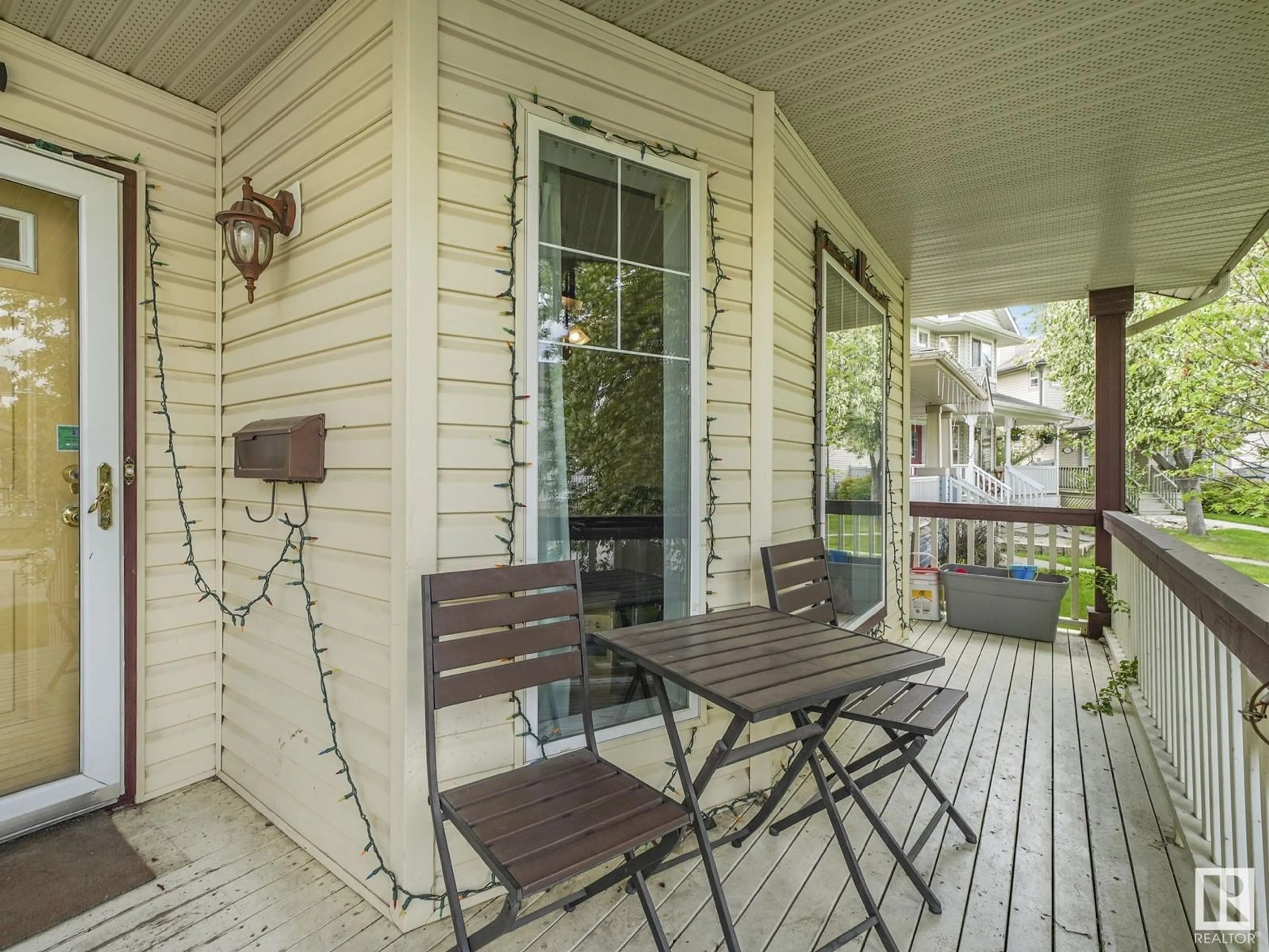 Patio, street for 1247 GILLESPIE CR, Edmonton Alberta T5T6M6