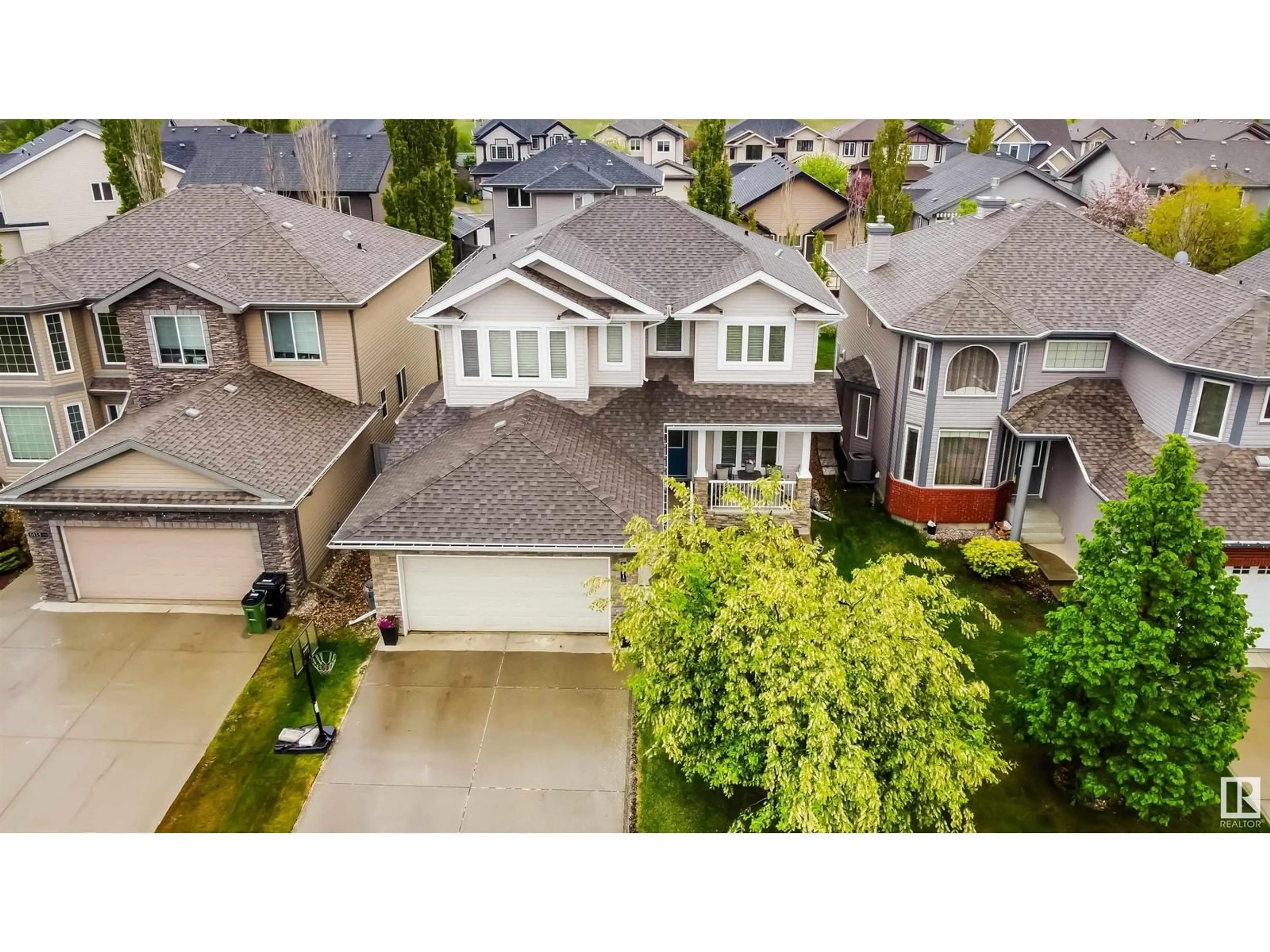 A pic from outside/outdoor area/front of a property/back of a property/a pic from drone, street for 6111 MAYNARD CR, Edmonton Alberta T6R0J2
