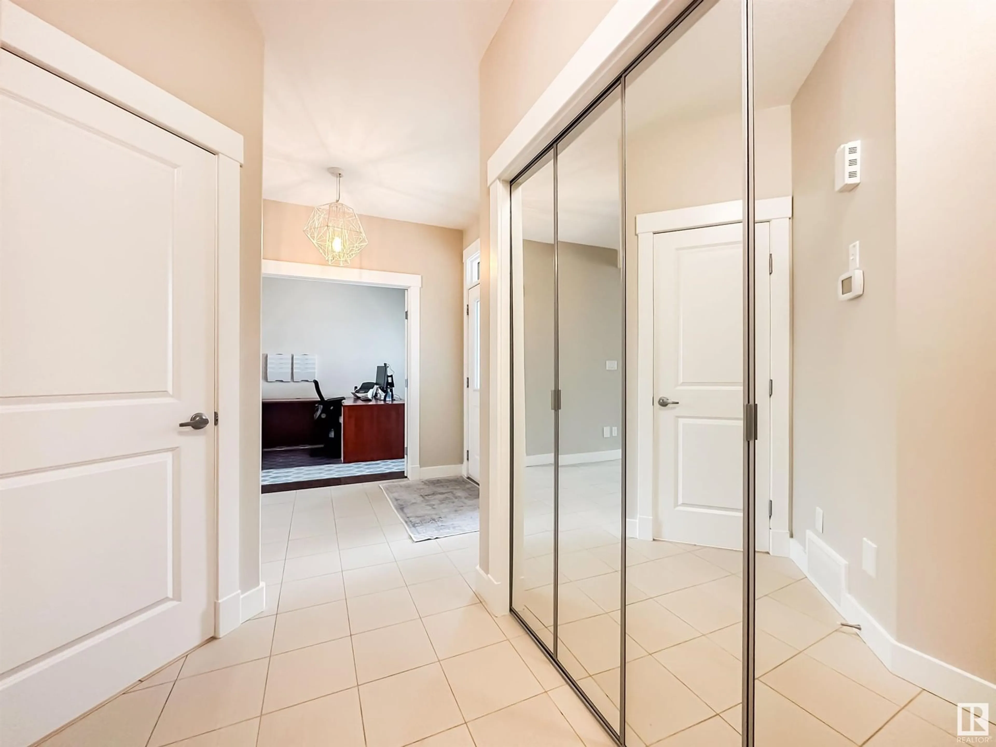 Indoor entryway for 6111 MAYNARD CR, Edmonton Alberta T6R0J2