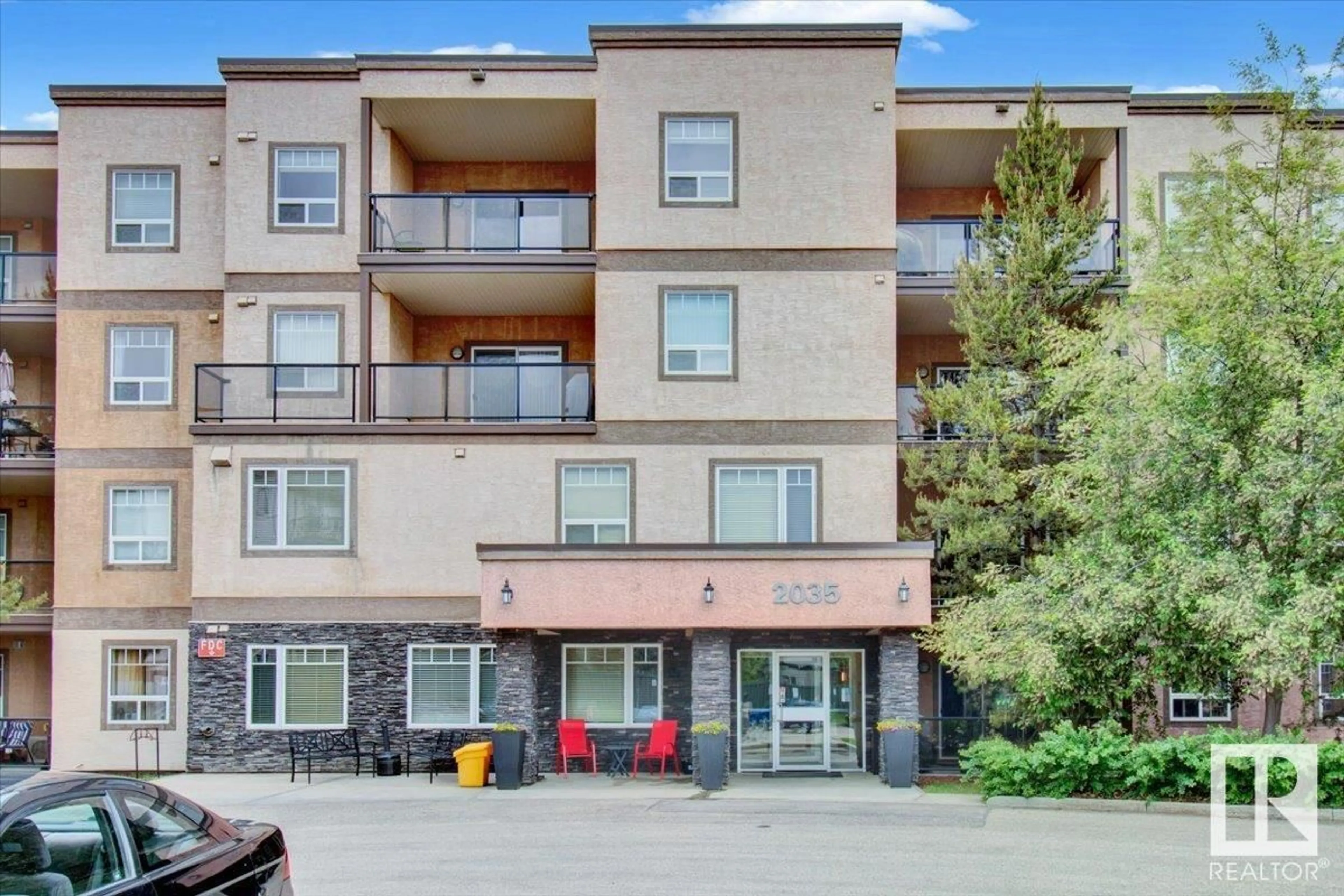 Patio, unknown for #318 - 2035 GRANTHAM CO, Edmonton Alberta T5T3X4