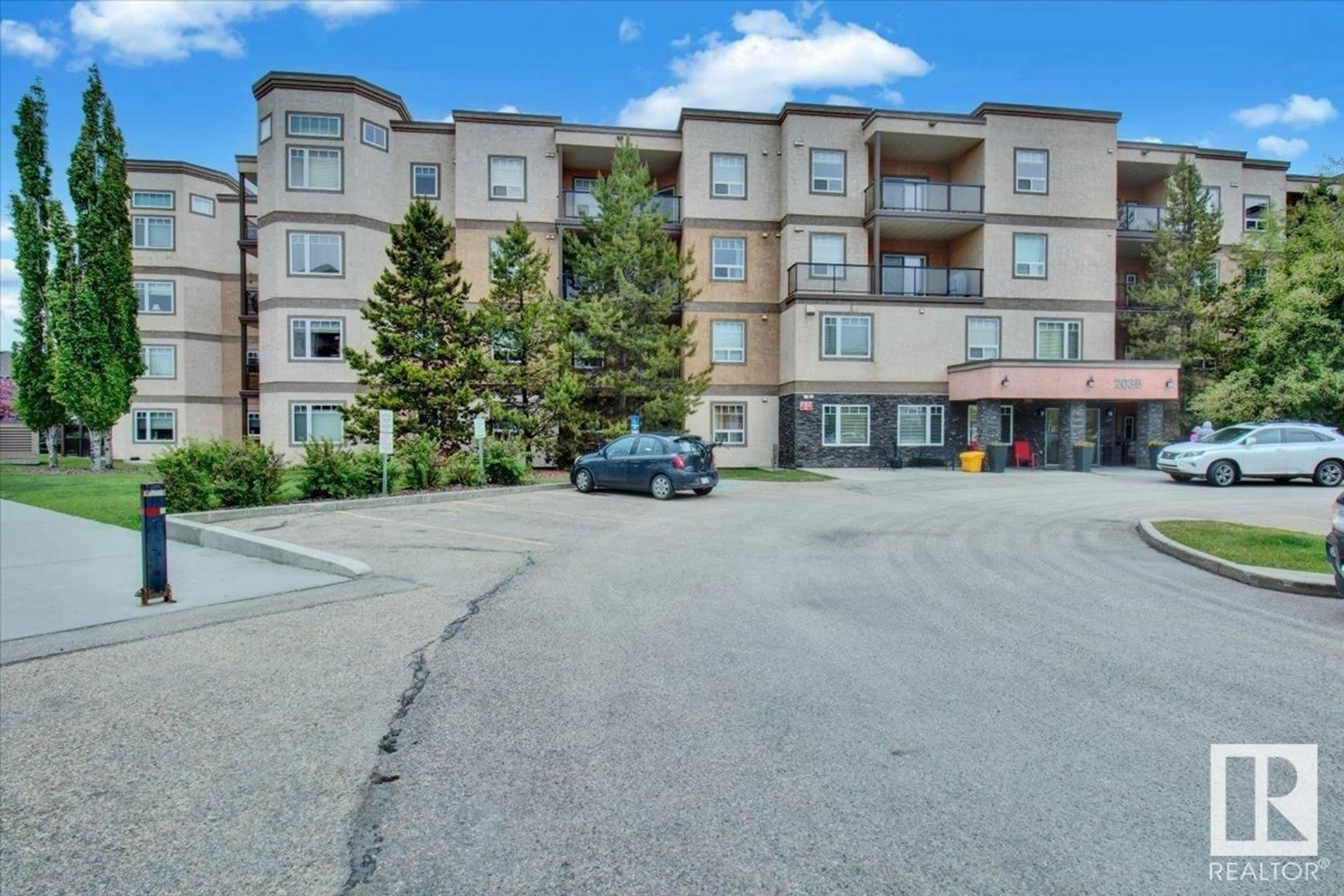 Patio, unknown for #318 - 2035 GRANTHAM CO, Edmonton Alberta T5T3X4