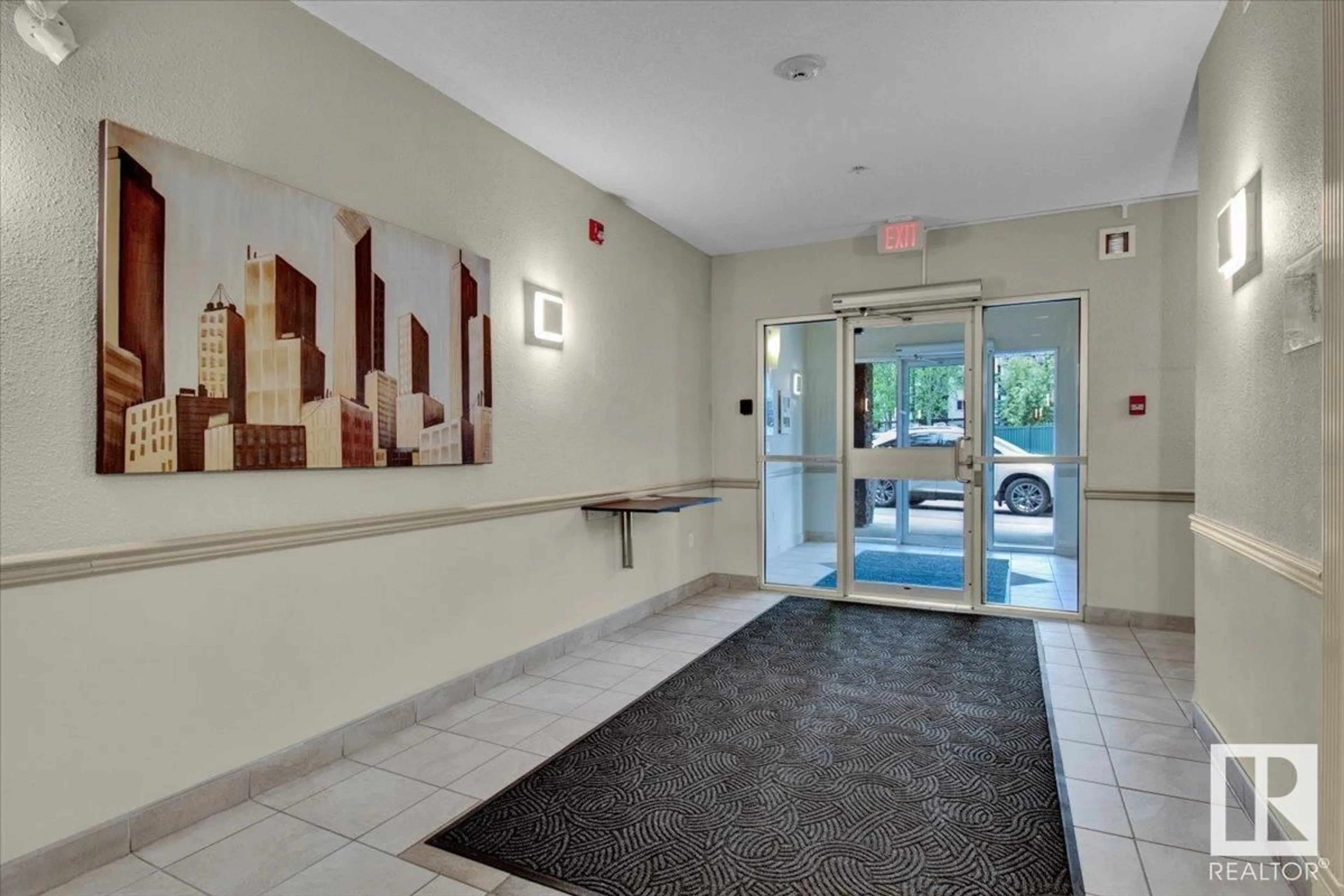 Indoor foyer for #318 - 2035 GRANTHAM CO, Edmonton Alberta T5T3X4