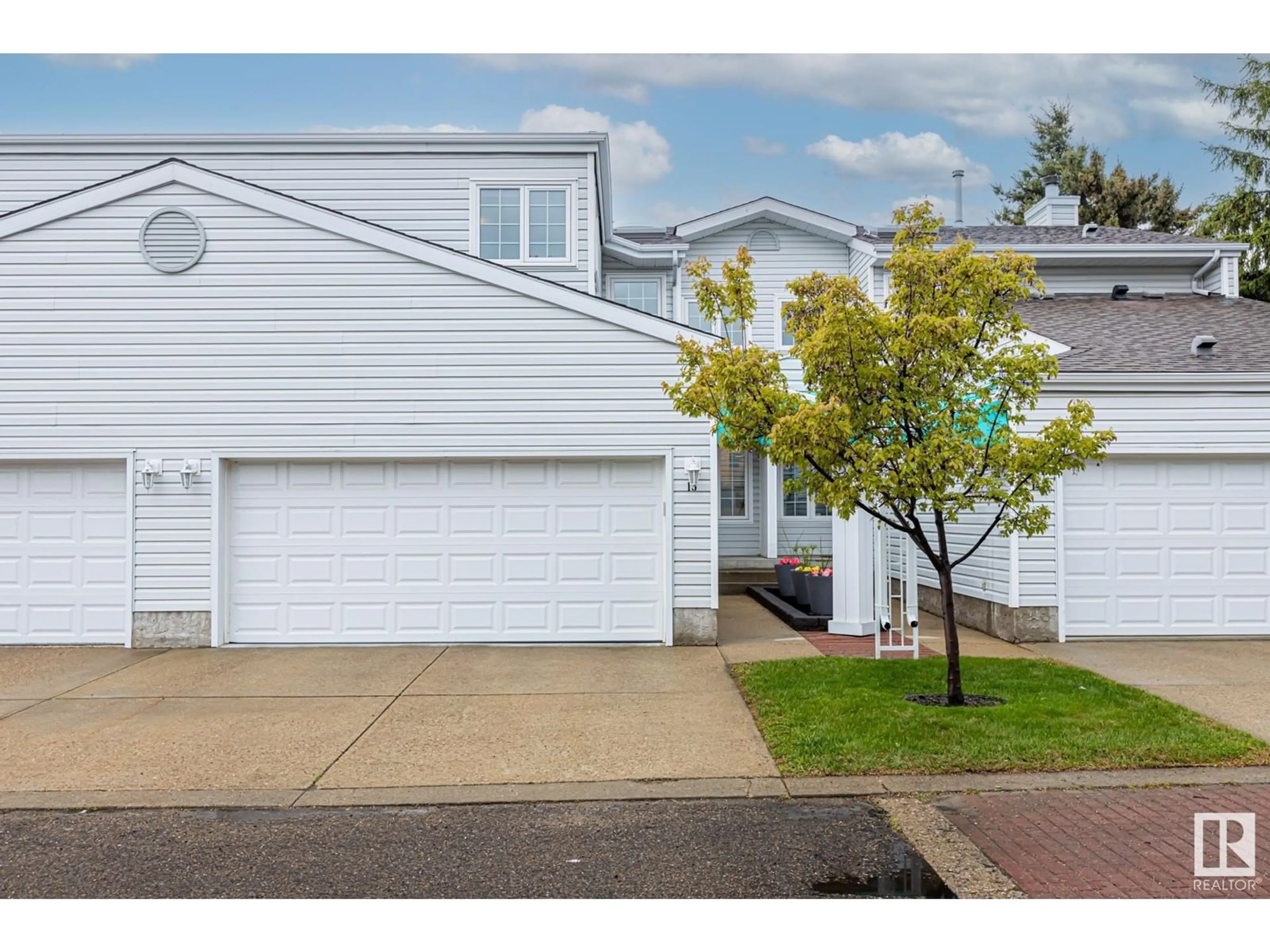 Home with vinyl exterior material, street for #15 - 2911 36 ST, Edmonton Alberta T6L6K4