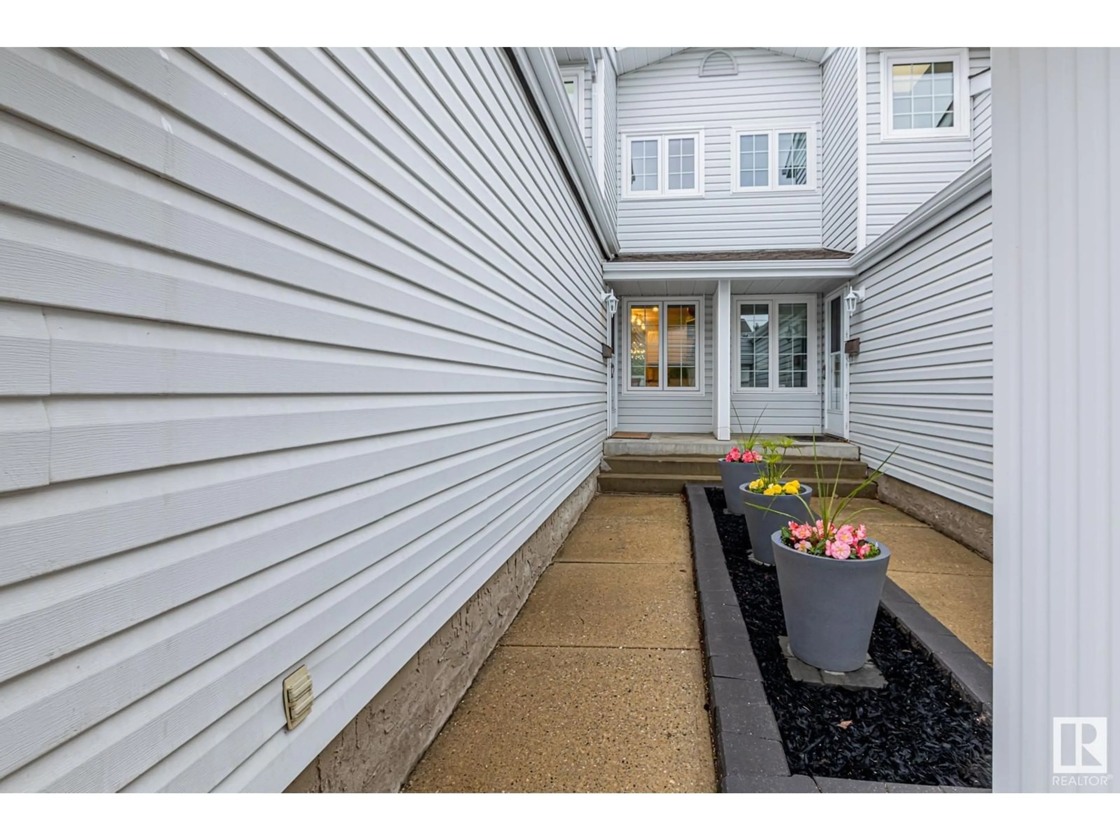Unknown for #15 - 2911 36 ST, Edmonton Alberta T6L6K4
