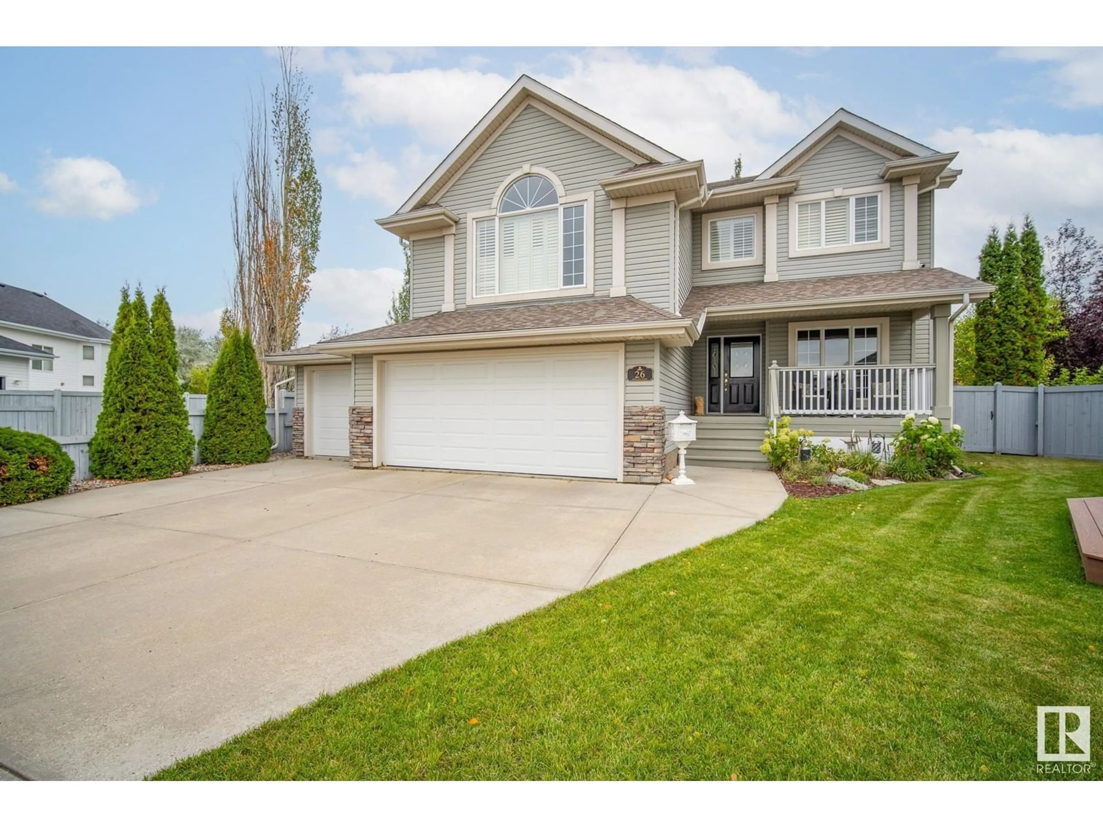 Home with vinyl exterior material, street for 26 HIGHLAND CO, Sherwood Park Alberta T8A6C5