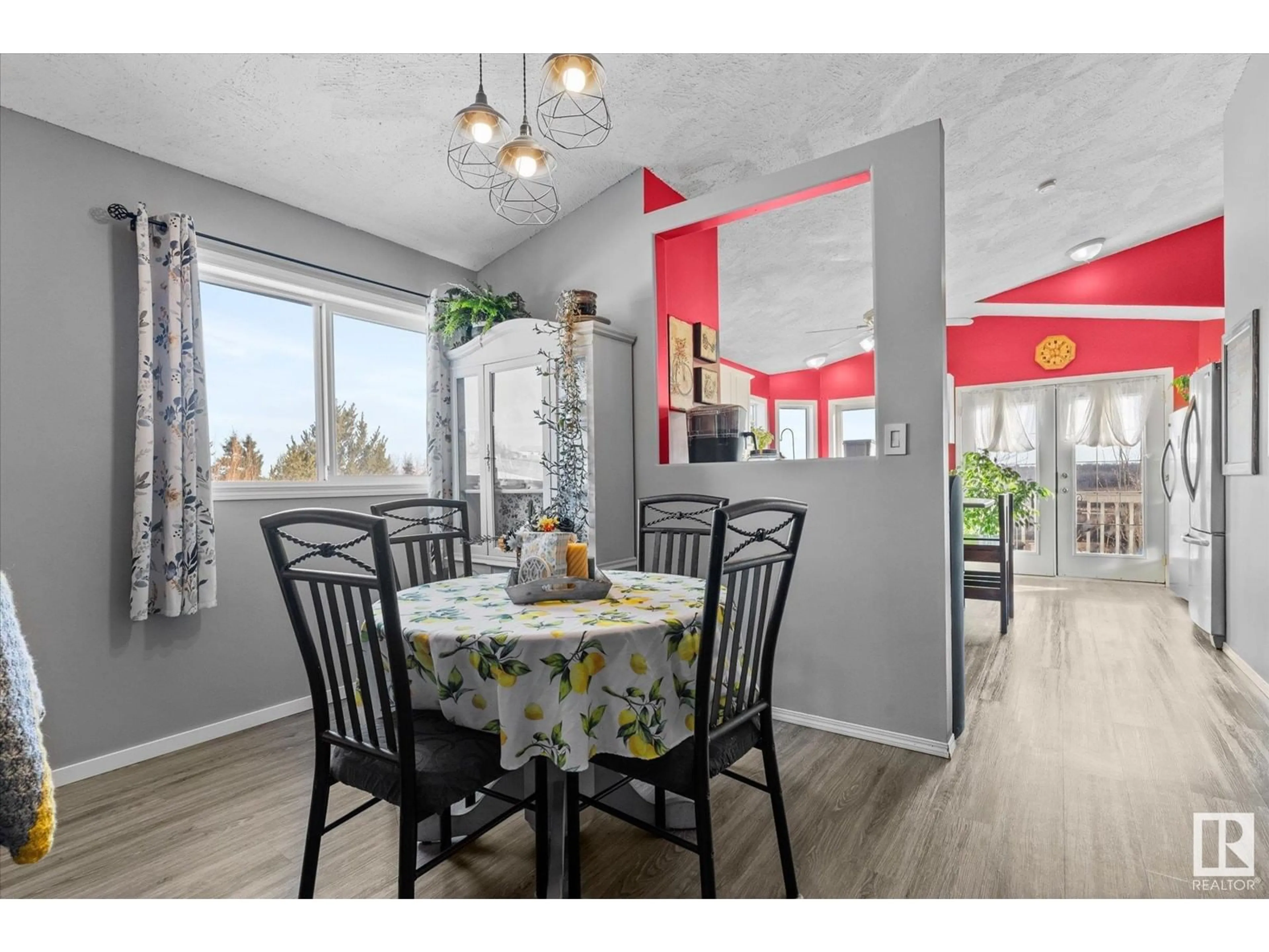 Dining room, wood/laminate floor for 57126 - 66 RGE ROAD 233, Rural Sturgeon County Alberta T0A1N5