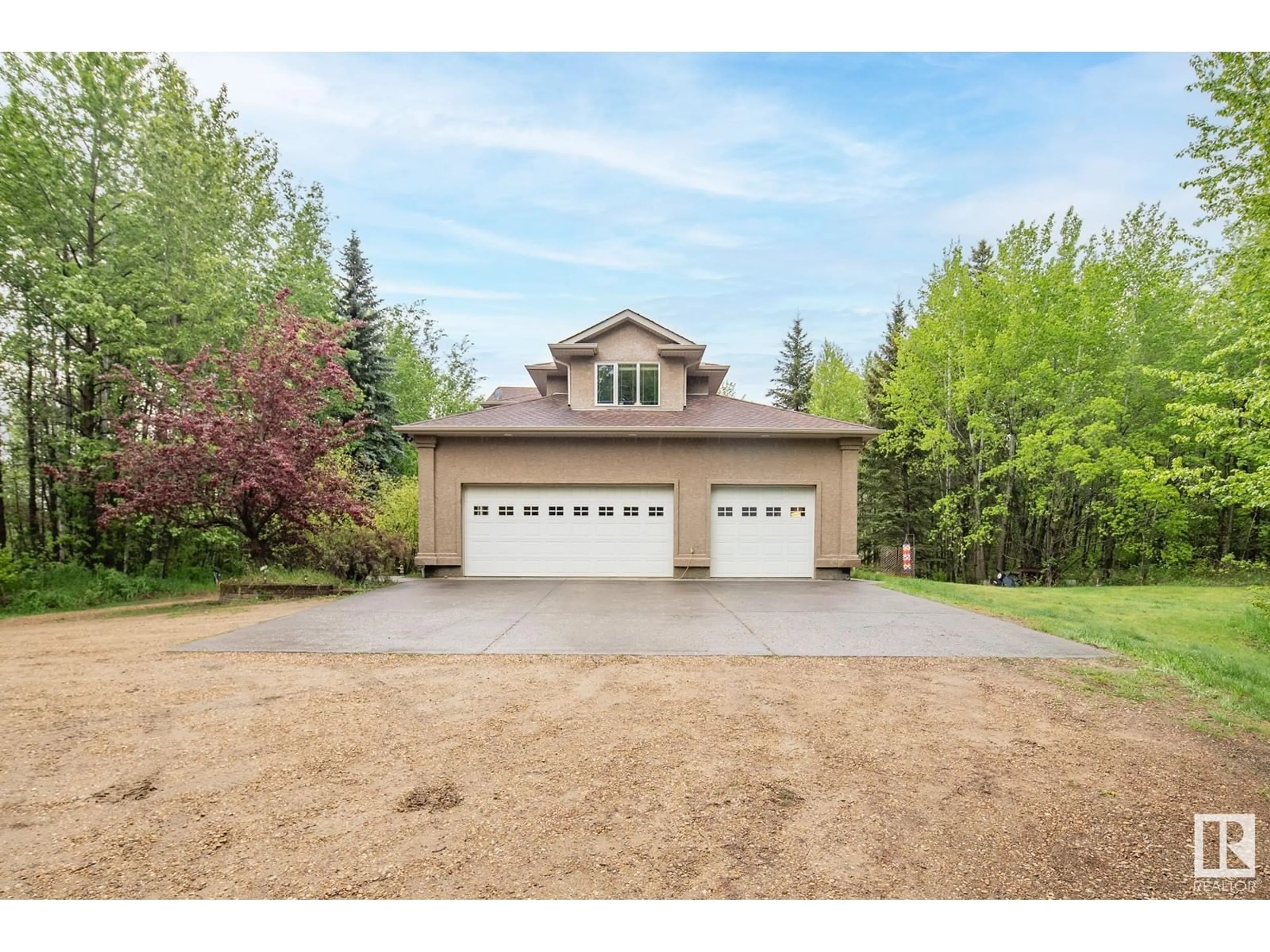 Indoor garage for 26516 - 32 TWP ROAD 514, Rural Parkland County Alberta T7Y1E9