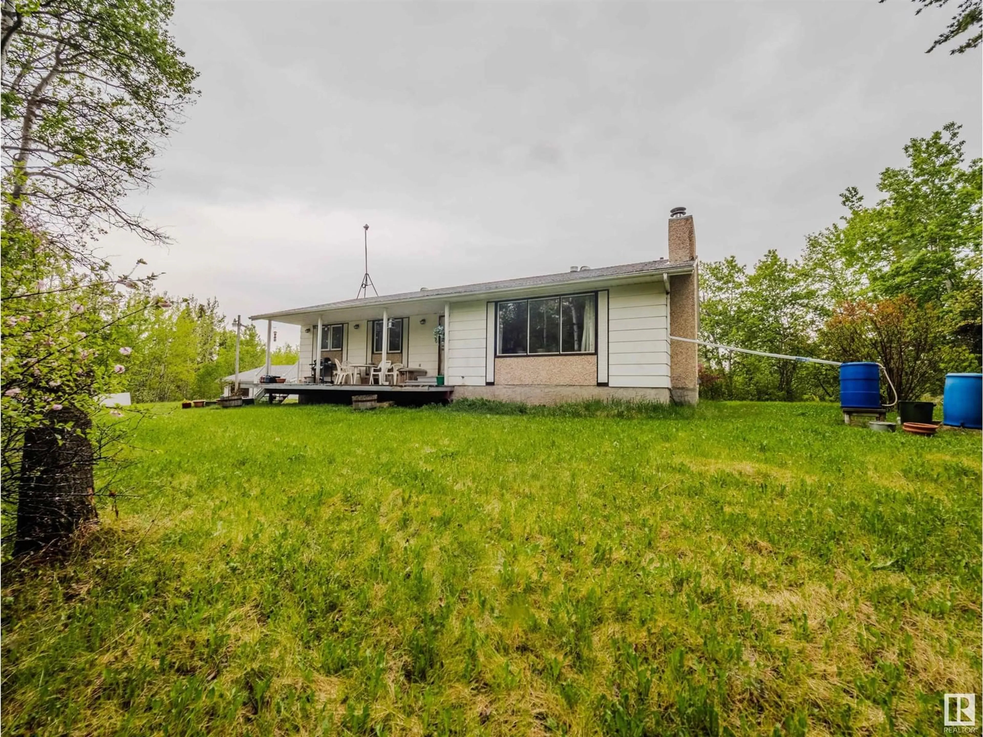 A pic from outside/outdoor area/front of a property/back of a property/a pic from drone, building for 277 - 51247 RGE ROAD 231, Rural Strathcona County Alberta T8B1K7