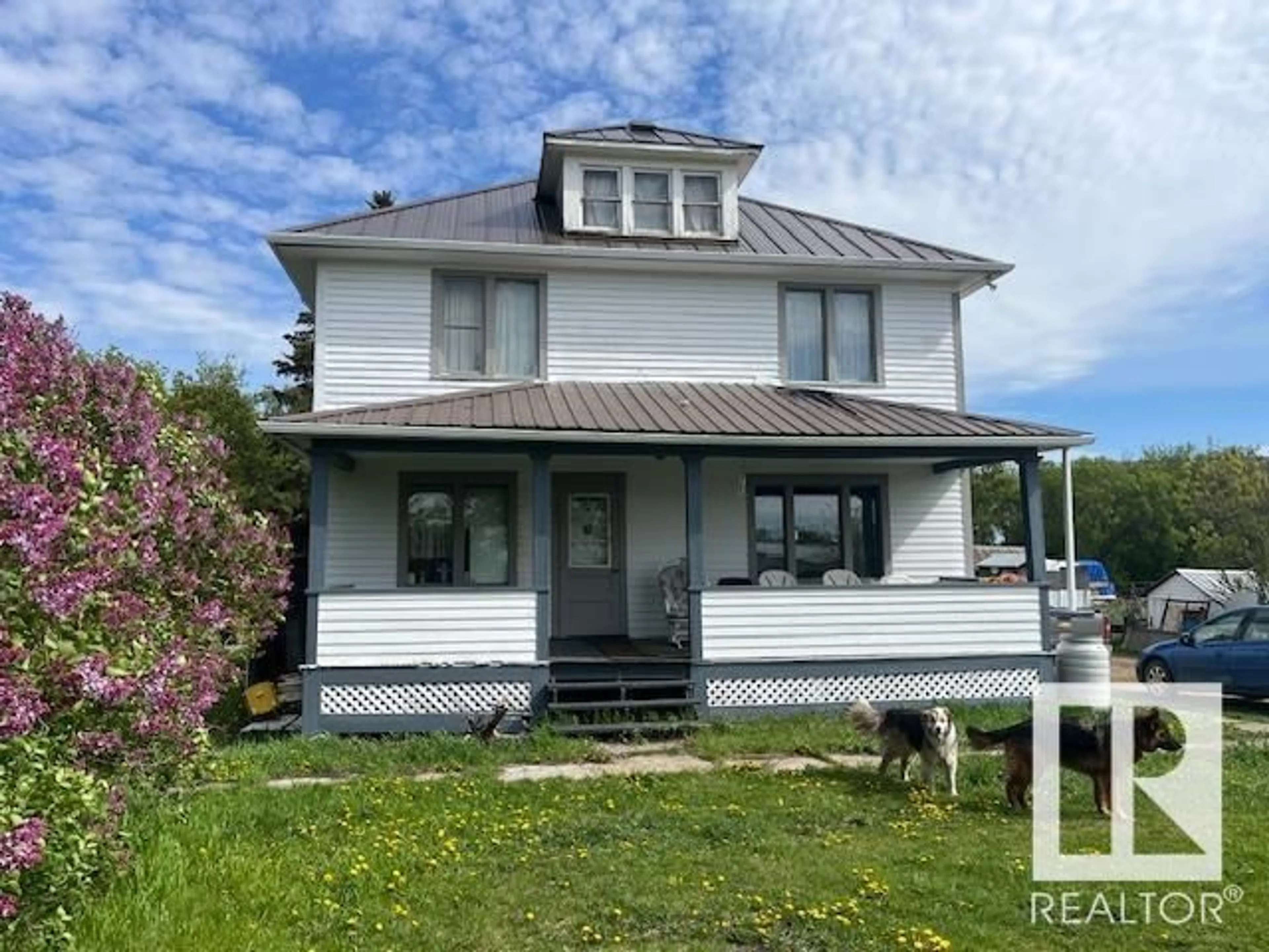 Home with vinyl exterior material, building for 172032 TWP 552, Rural Lamont County Alberta T0B2C0