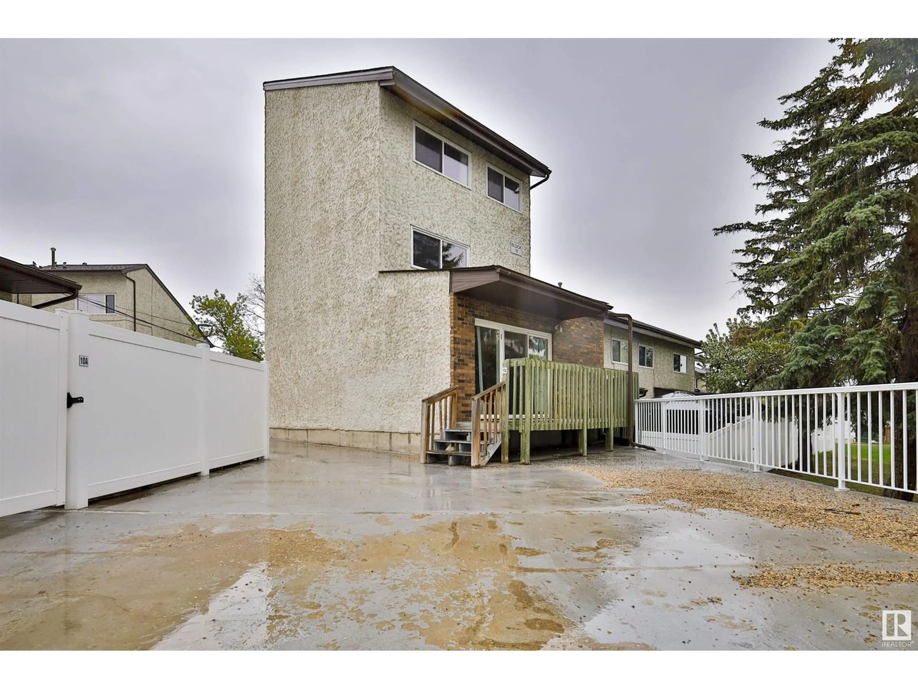 Unknown for 11A MEADOWLARK VG, Edmonton Alberta T4R5X3