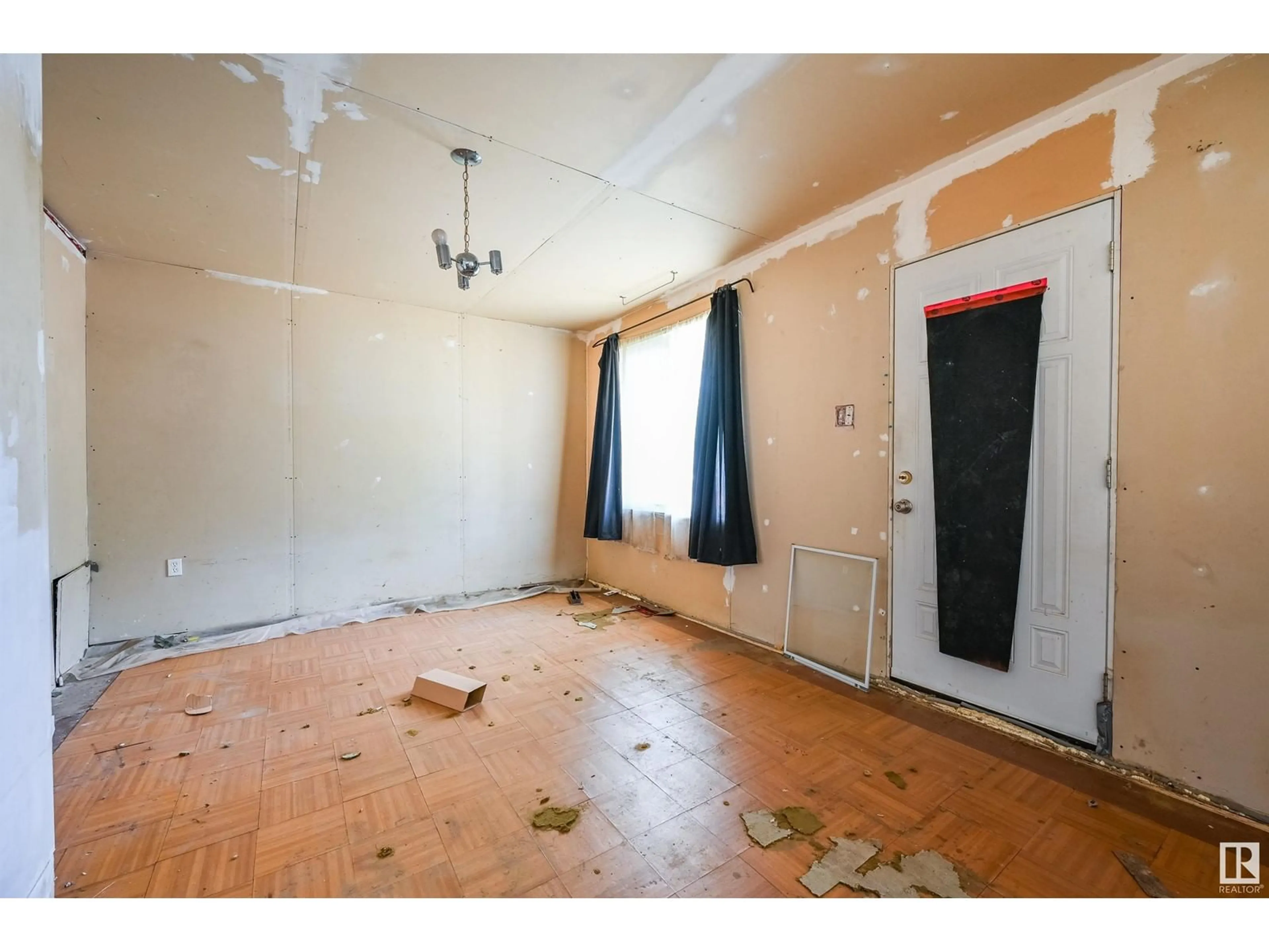 A pic of a room for NW - 11941 45 ST, Edmonton Alberta T5W2T5