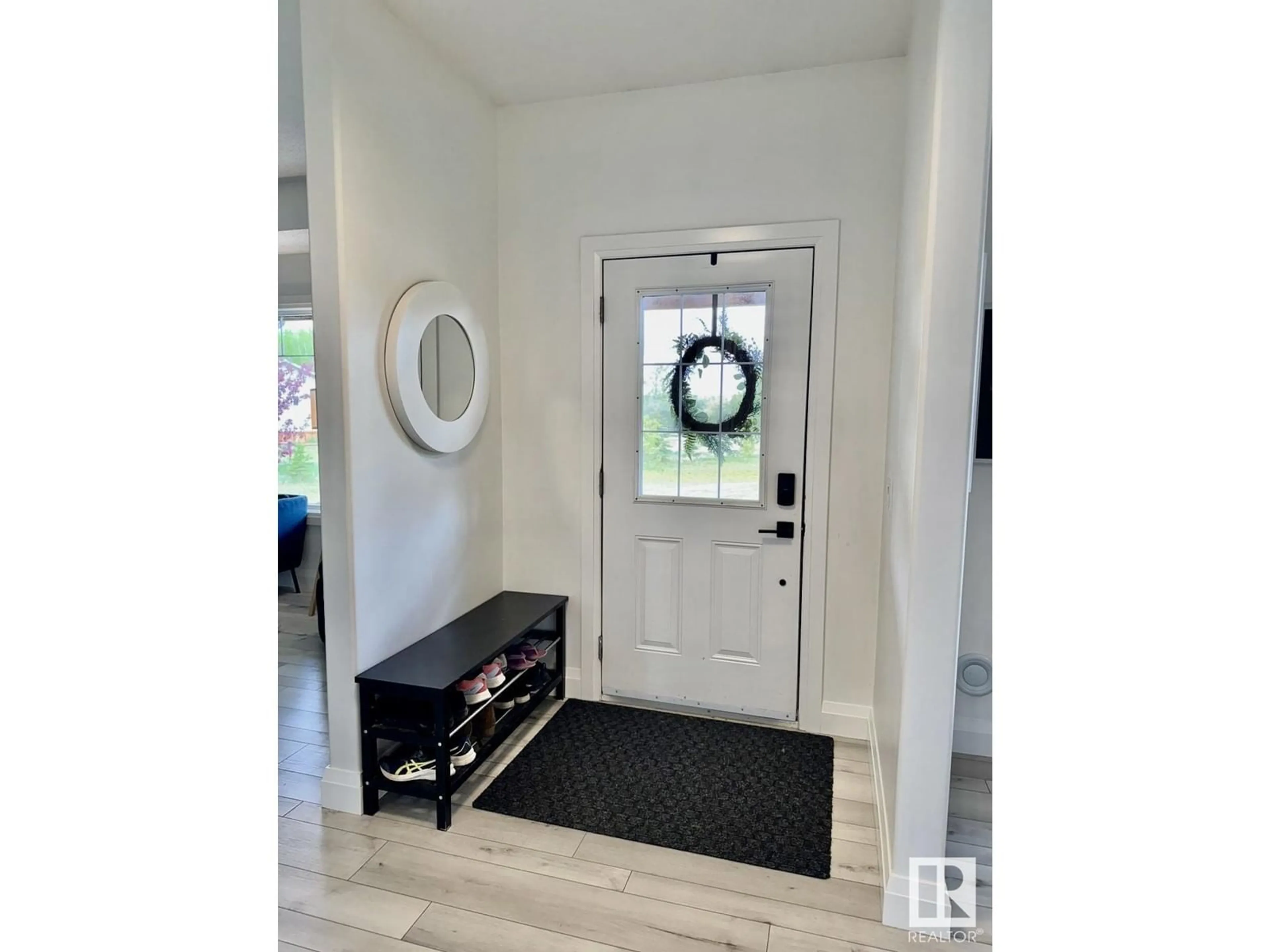 Indoor entryway for #7 - 2011 TWP ROAD 510, Rural Parkland County Alberta T7Z1X5