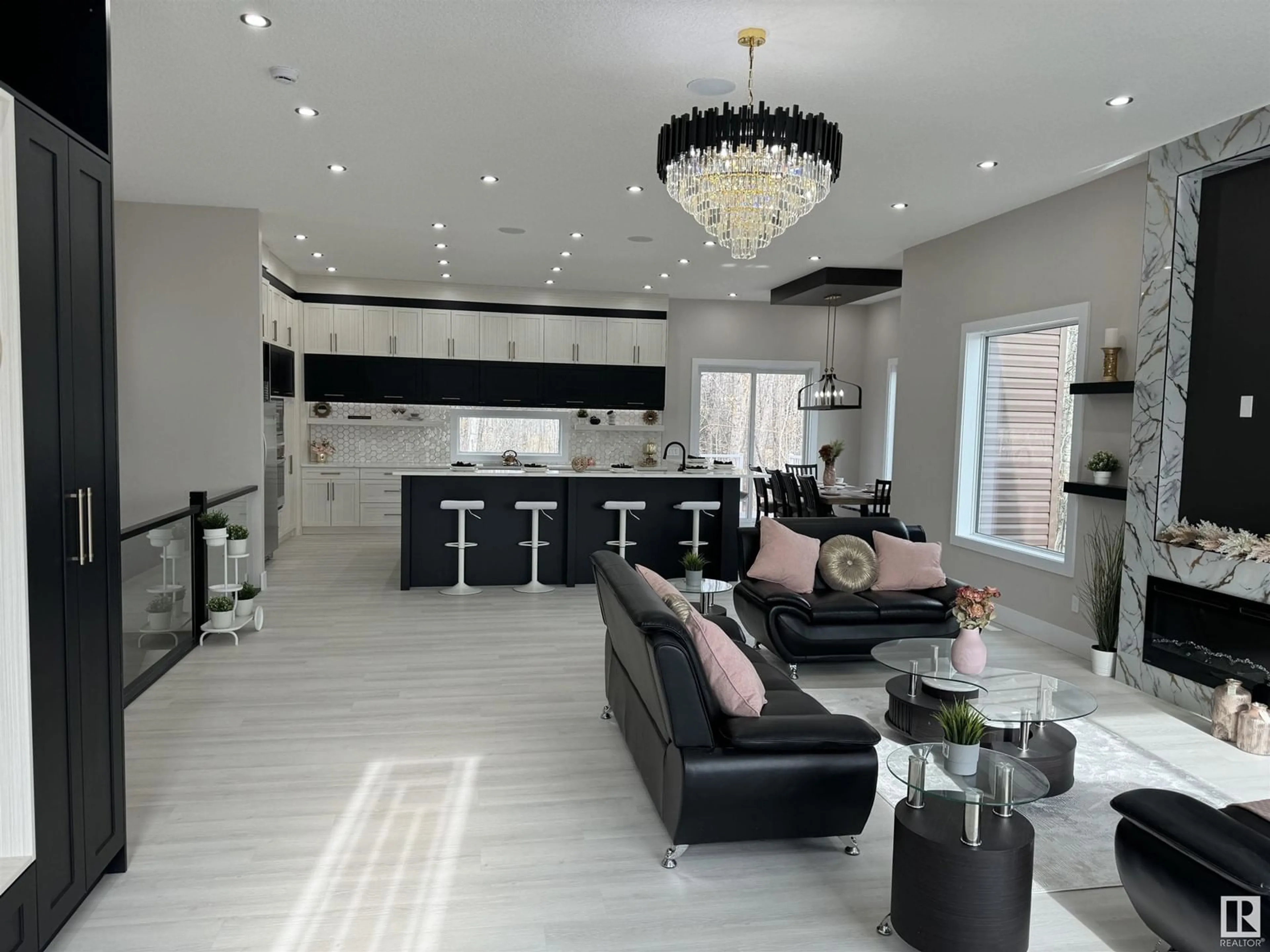 Open concept kitchen, ceramic/tile floor for 504 RR 73, Rural Brazeau County Alberta T7A0B9