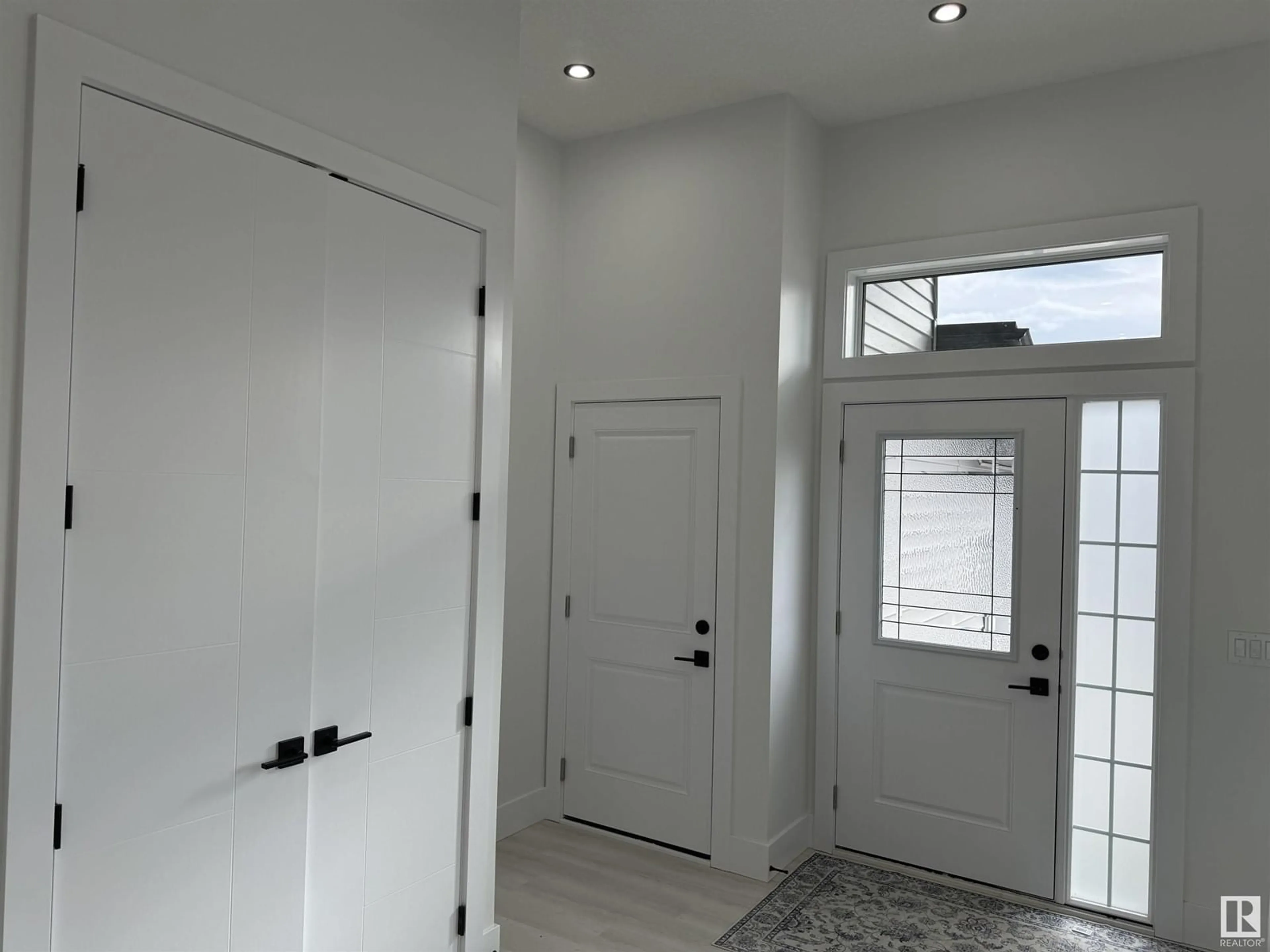 Indoor entryway for 73 - 506 49119 RR, Rural Brazeau County Alberta T7A0B9