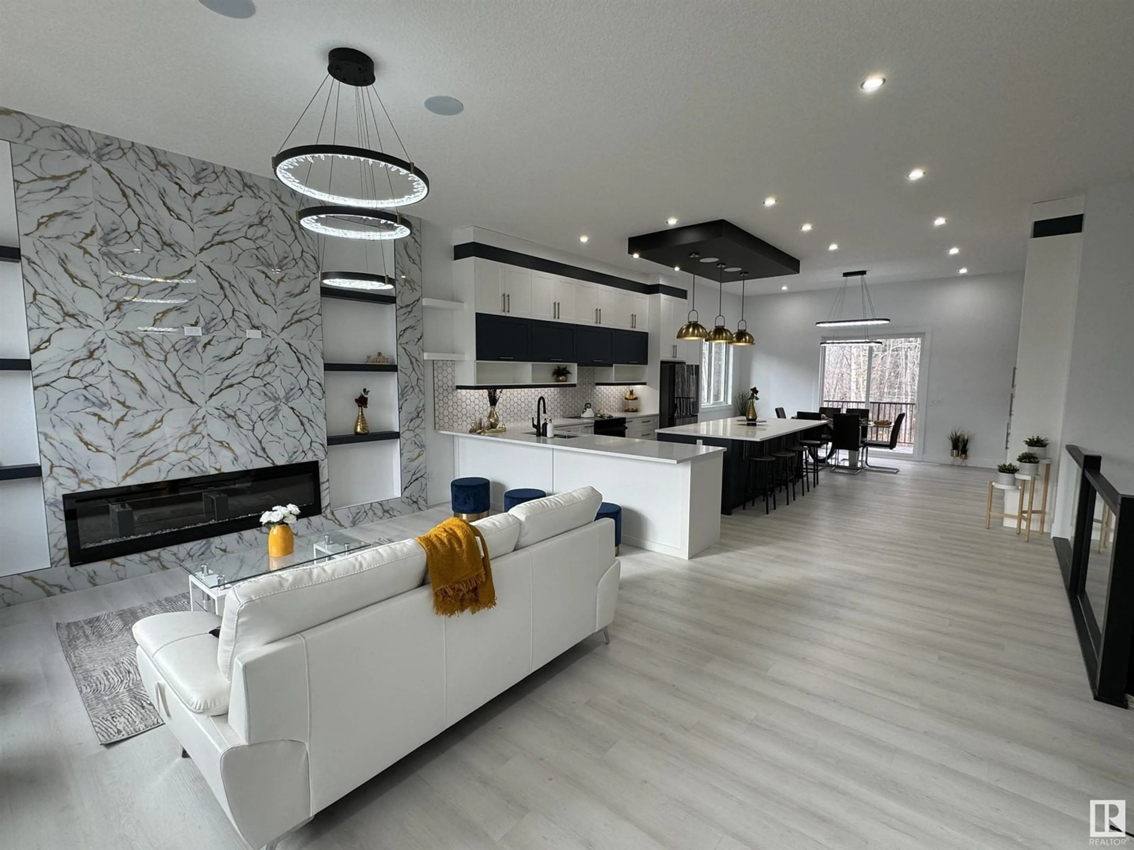 Open concept kitchen, ceramic/tile floor for 73 - 506 49119 RR, Rural Brazeau County Alberta T7A0B9