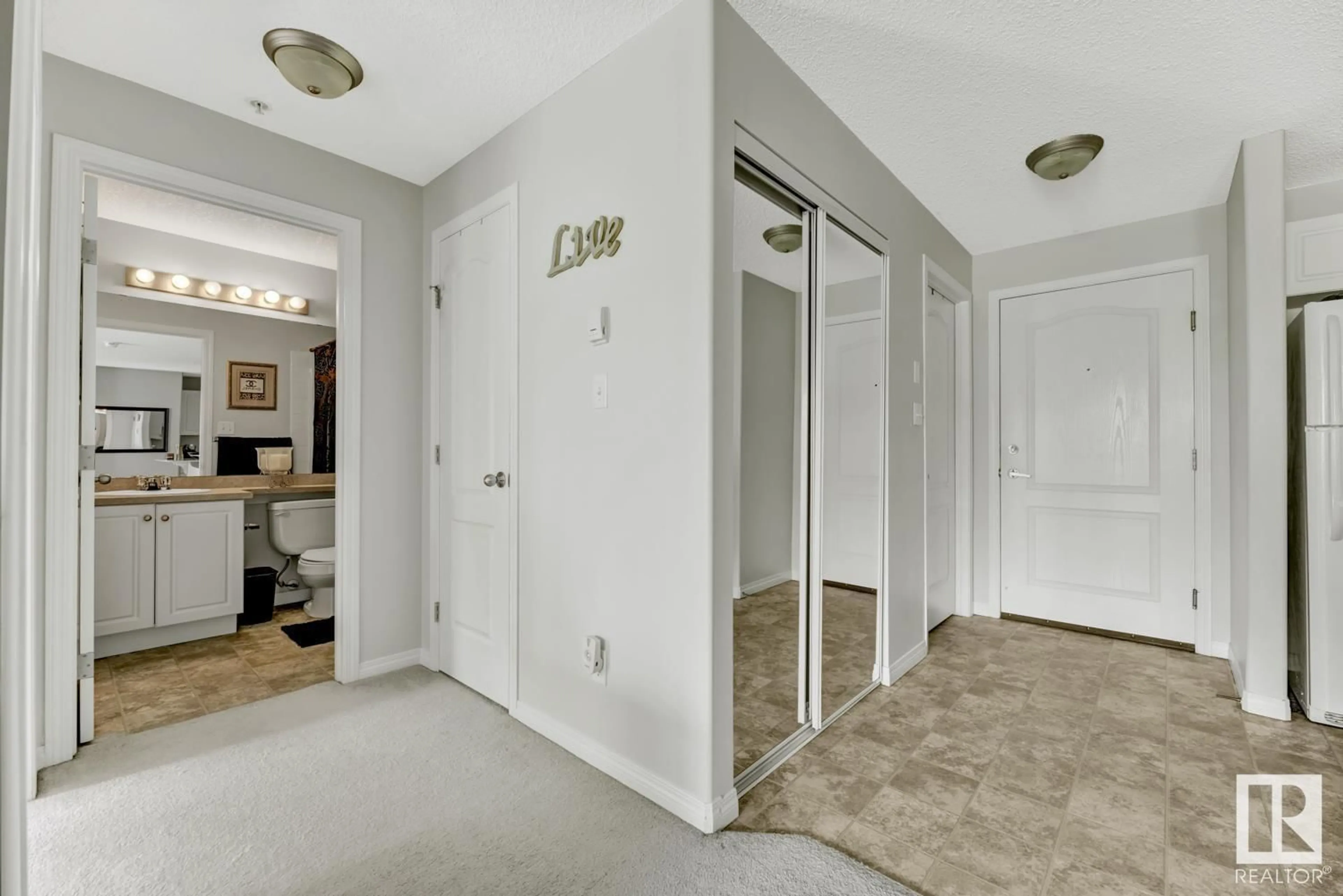 Indoor entryway for #229 - 1520 HAMMOND GA, Edmonton Alberta T6M0J4