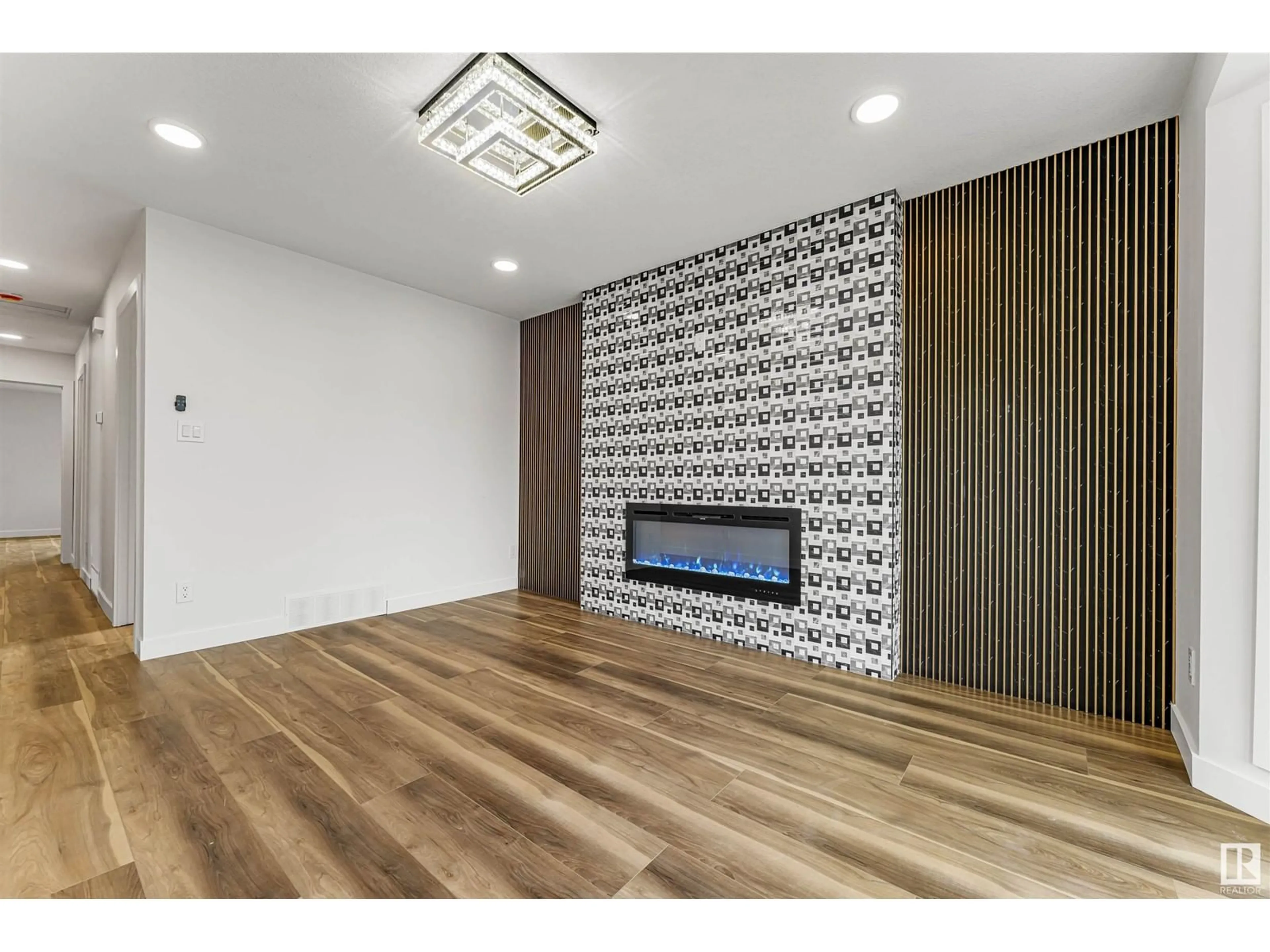 Unknown for 197 KIRKWOOD AV NW, Edmonton Alberta T6L6K7