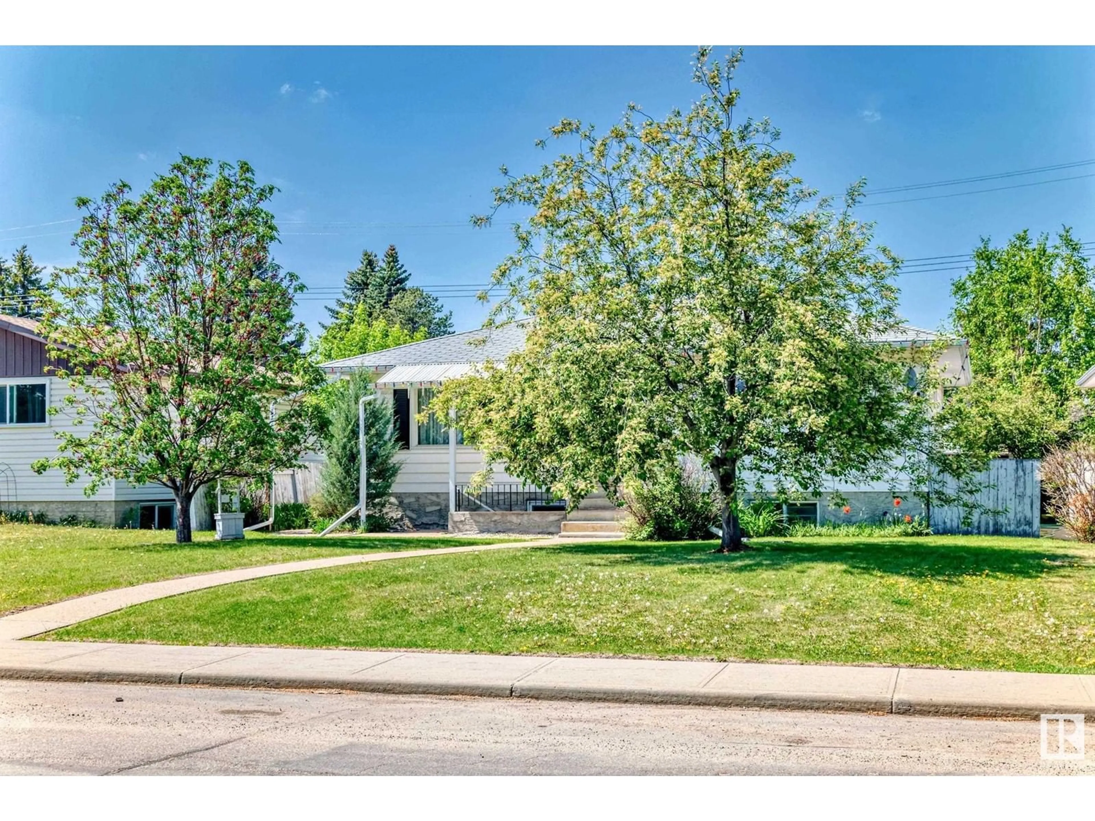 Unknown for 13540 119 ST, Edmonton Alberta T5E5N2
